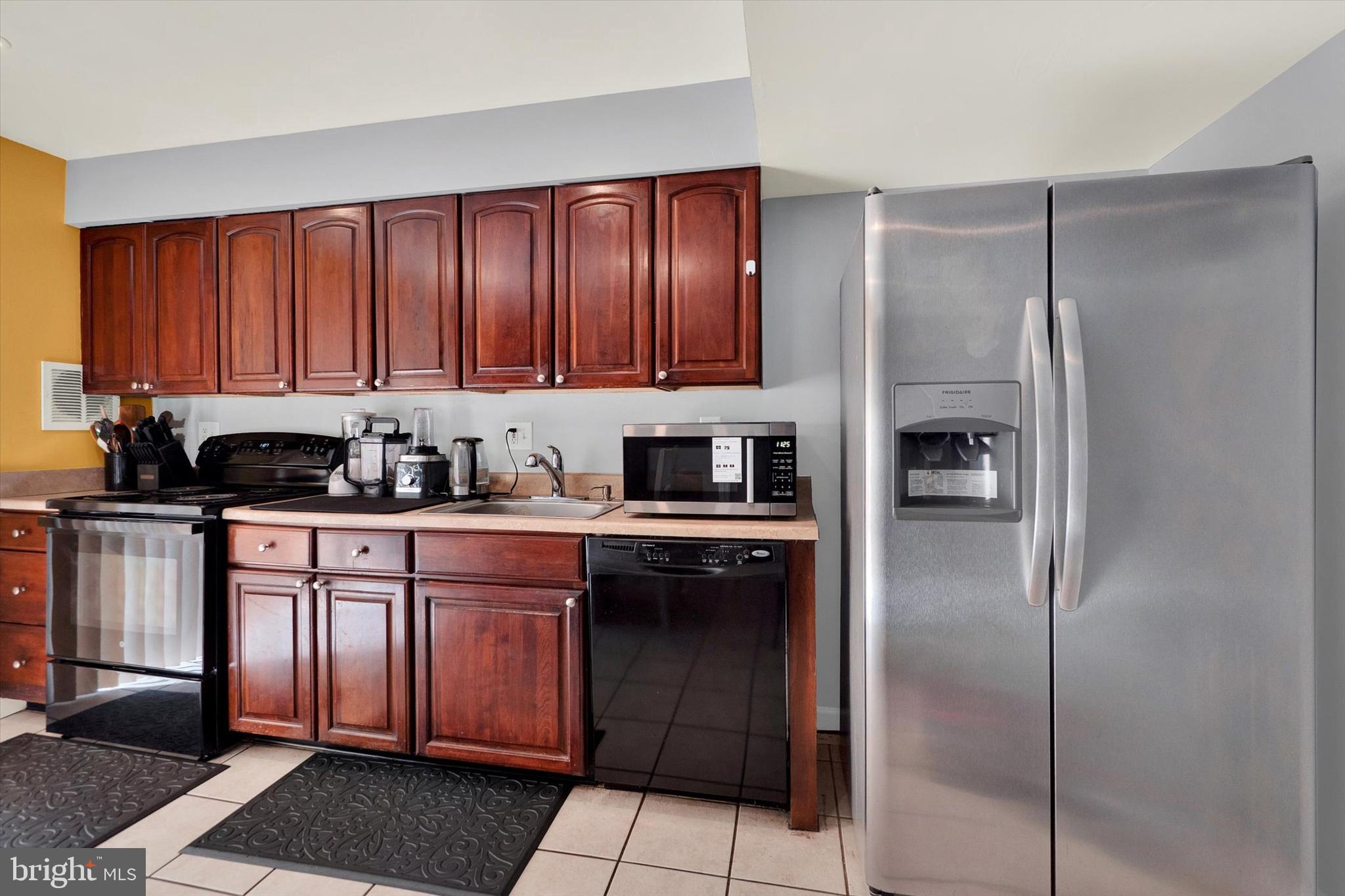 1112 PROVIDENCE COURT