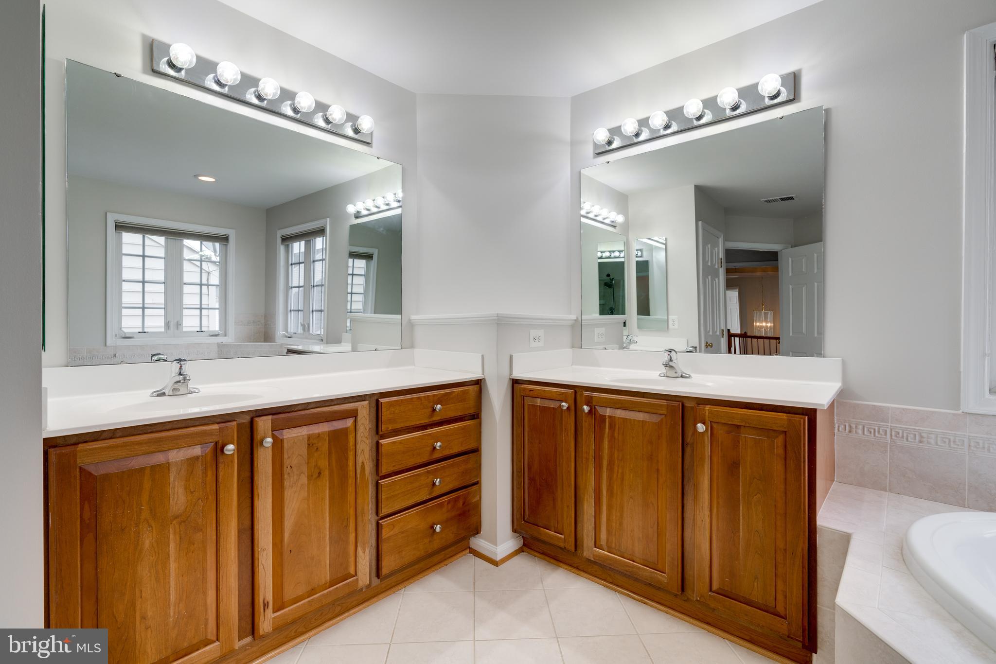 EAST HILL - Residential