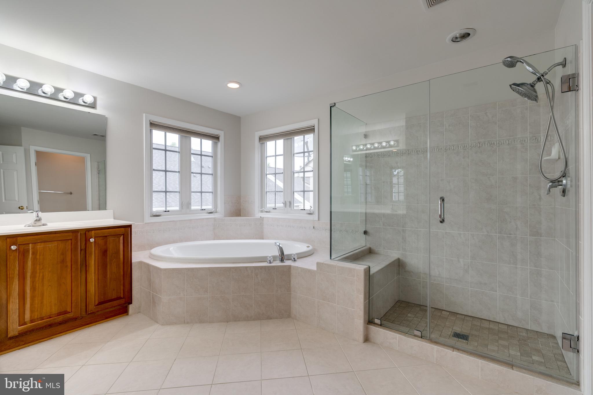 EAST HILL - Residential