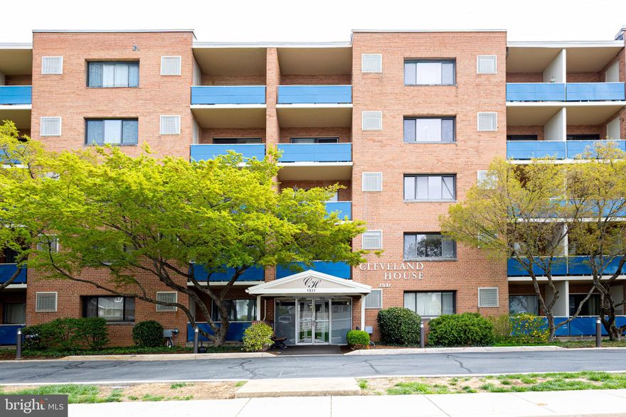 Stunning top floor condo with unobstructed views in North Arlington! Spacious 1BR/1BA over 670sqft with elevator .  Entire unit just freshly painted. Step inside to find an inviting sunlit living space designed for comfort and style. Cute dining room next to kitchen, stainless steel gas stove replaced 2024. Bathroom freshen with new floor, new vanity, new lighting fixture and mirror.  Large balcony providing the outdoor tranquility with unbeatable views.  This Pet friendly building offers one assigned parking space and unparalleled convenience, being just a minute away from vibrant dining, shopping and transit options. Plus low condo fee includes everything except electricity, making it an exceptional value. One storage room comes with the unit. Don't miss the opportunity to call this top-floor gem your own. Schedule showing today and experience North Arlington living at its best!