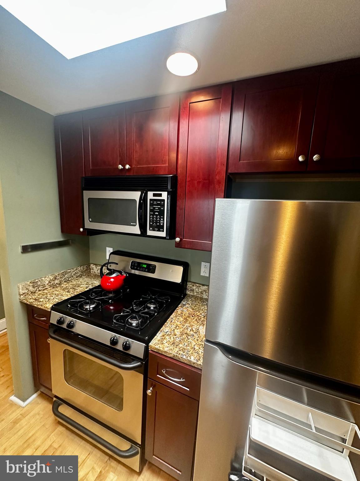 GRADUATE HOSPITAL - Residential Lease