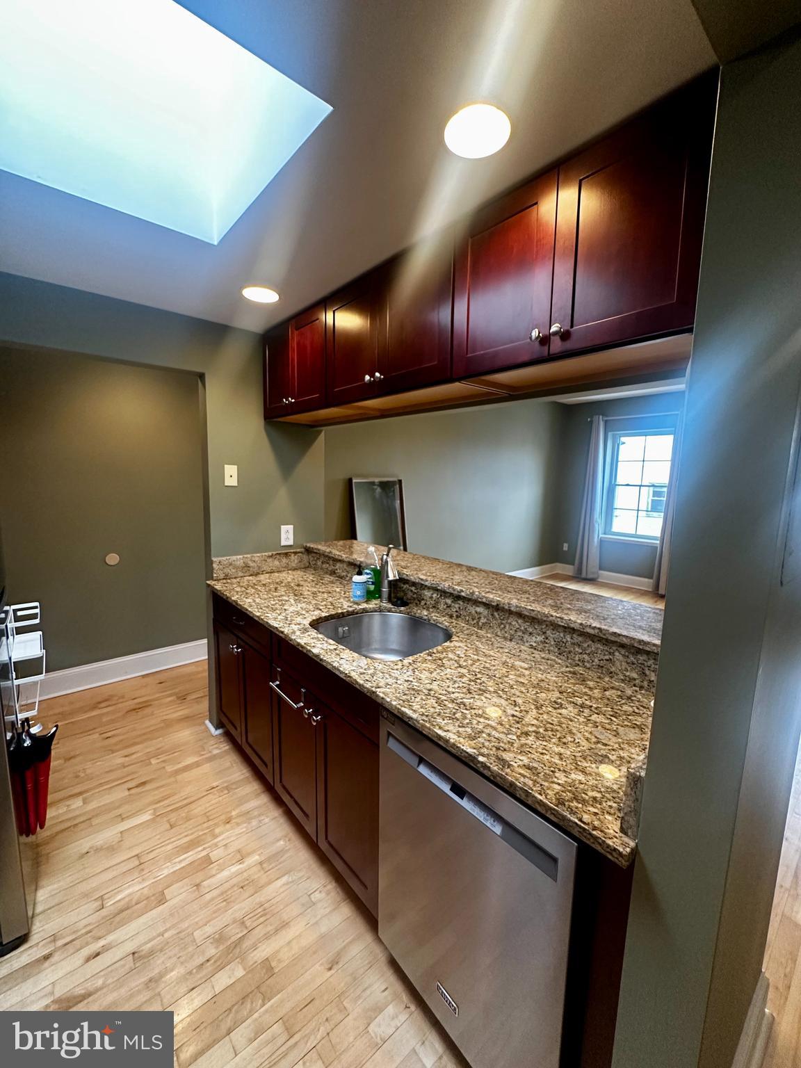 GRADUATE HOSPITAL - Residential Lease