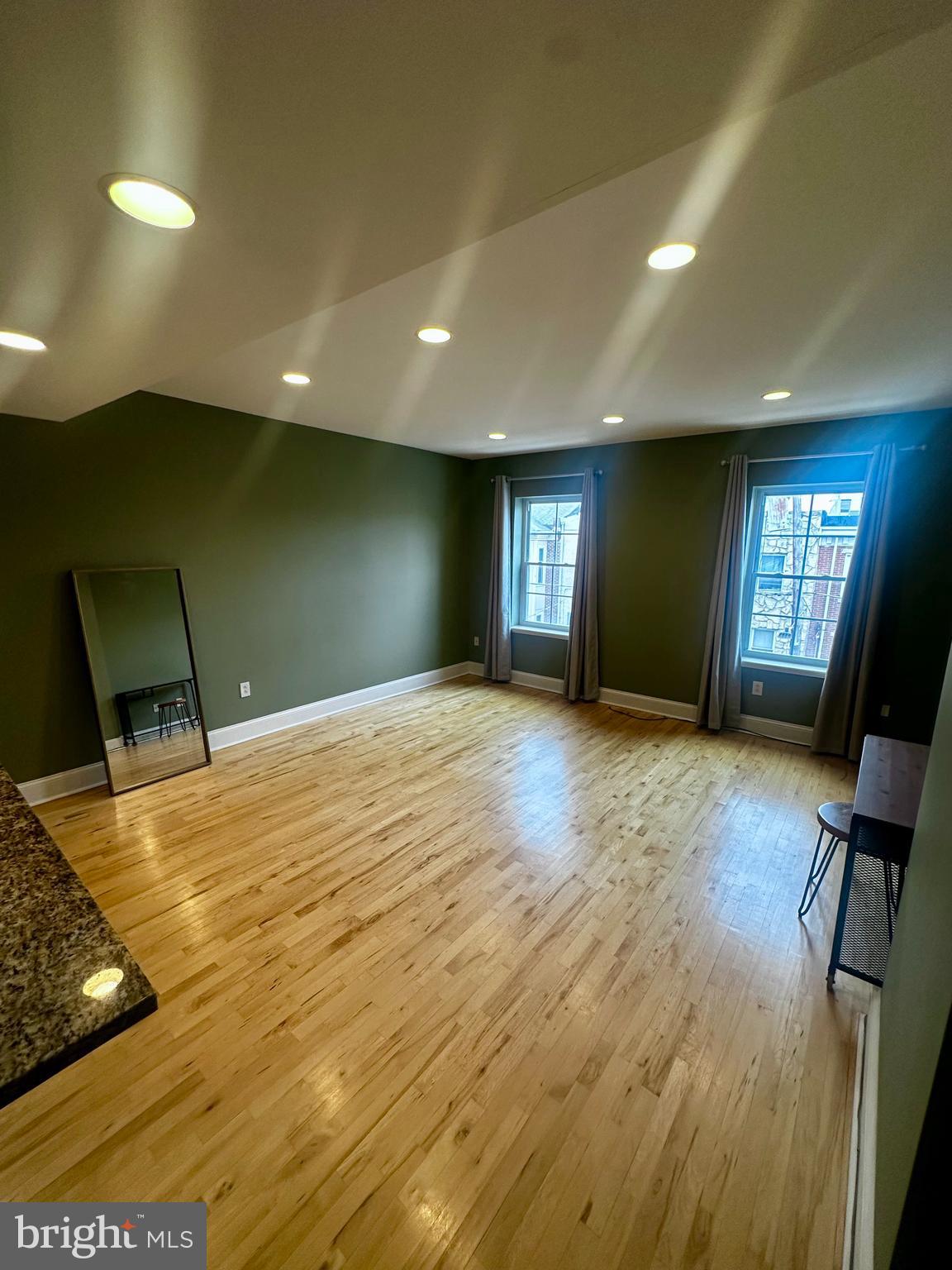 GRADUATE HOSPITAL - Residential Lease