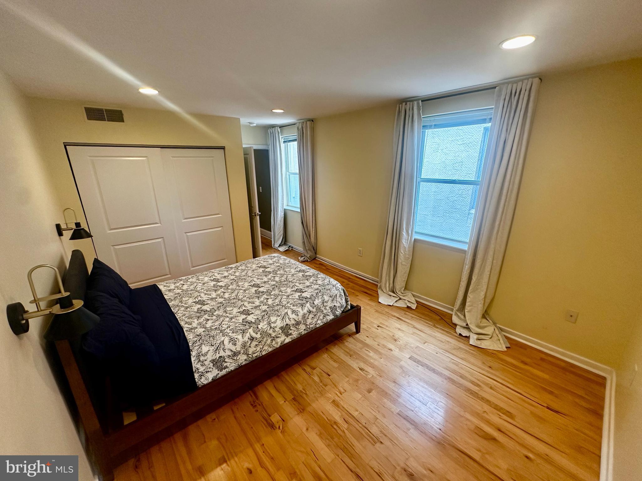 GRADUATE HOSPITAL - Residential Lease