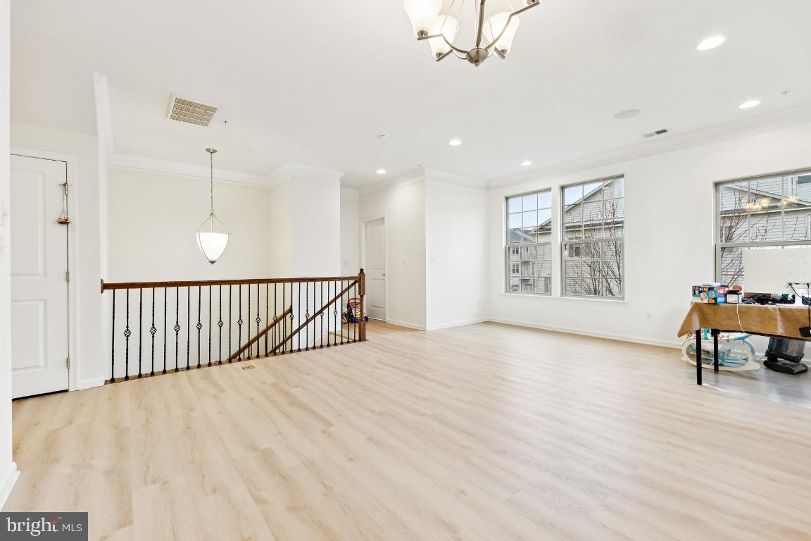 VIRGINIA MANOR CONDOMINIUM - Residential