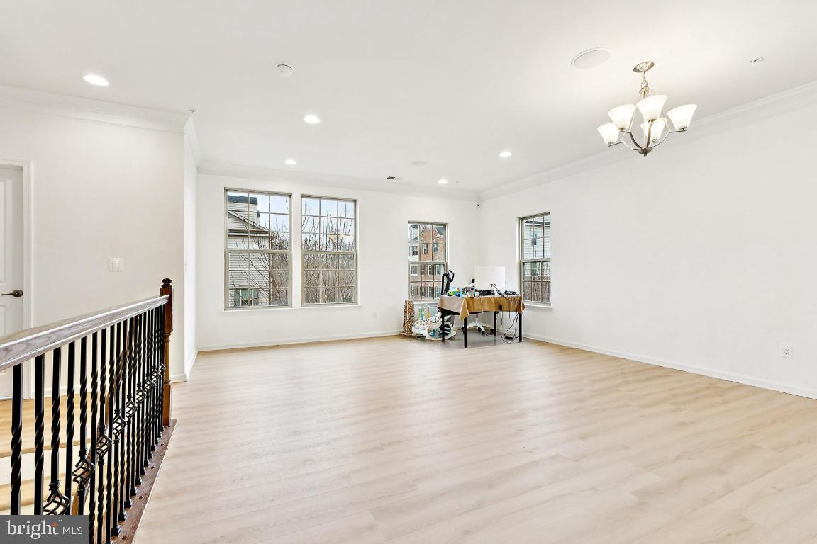 VIRGINIA MANOR CONDOMINIUM - Residential