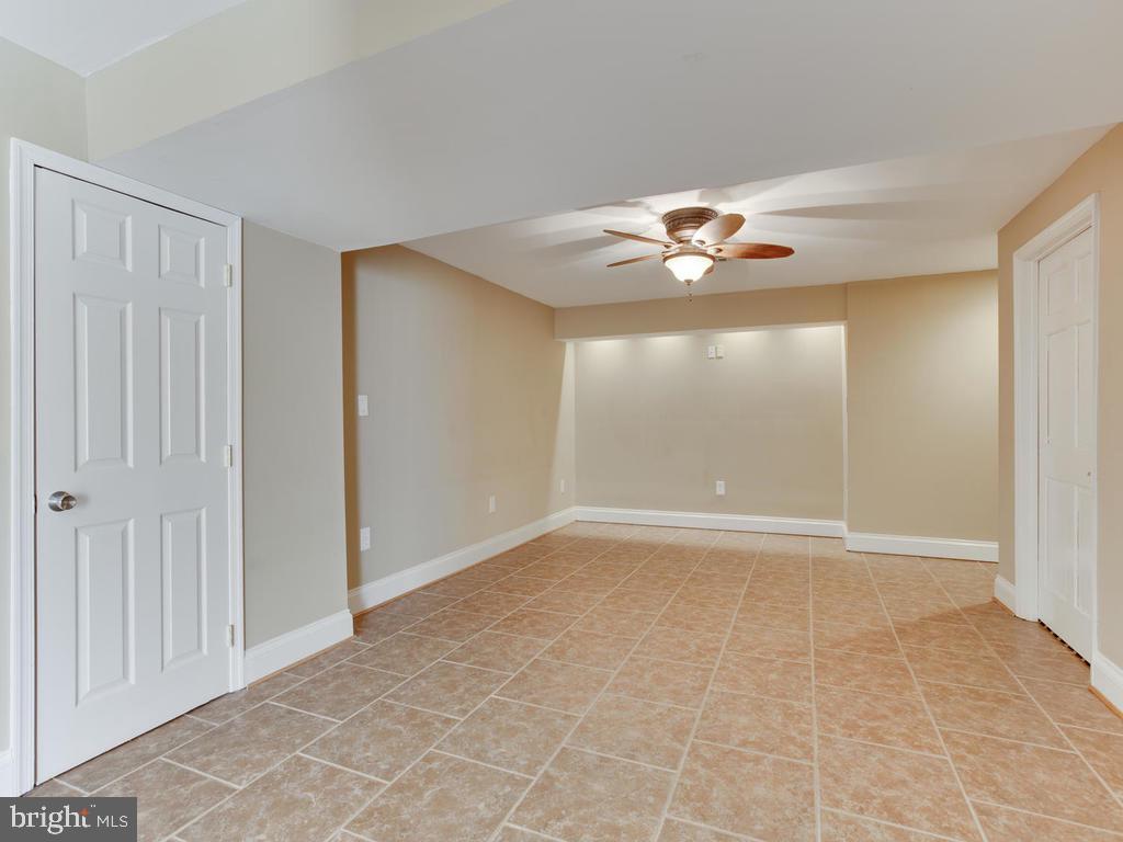 VILLAGES AT LEONARDTOWN - Residential