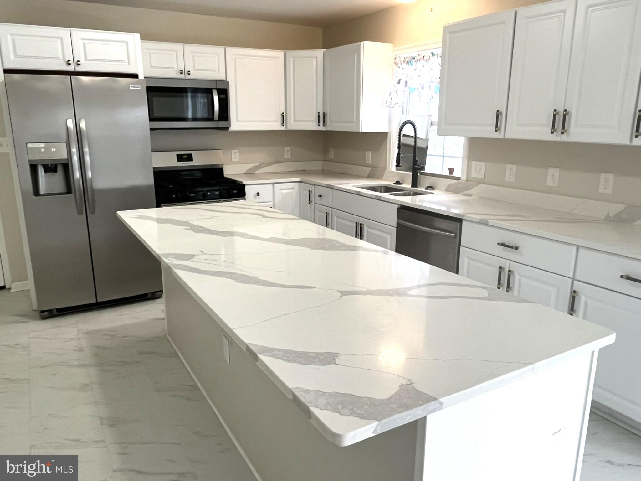 RIVERDALE - Residential