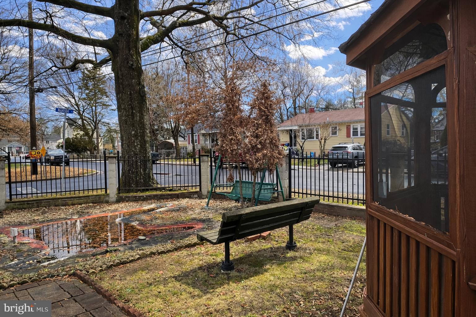 RIVERDALE - Residential