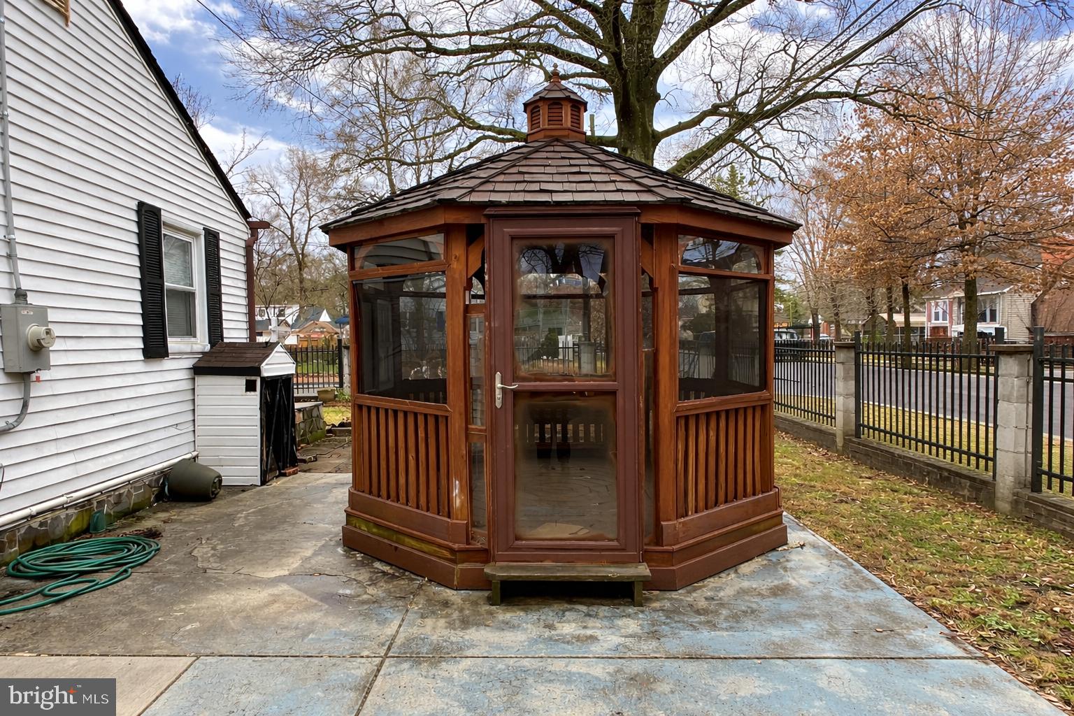 RIVERDALE - Residential