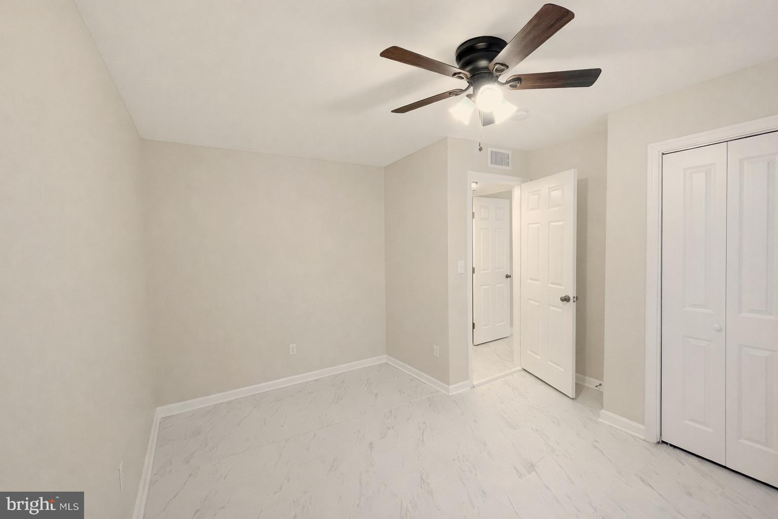 RIVERDALE - Residential