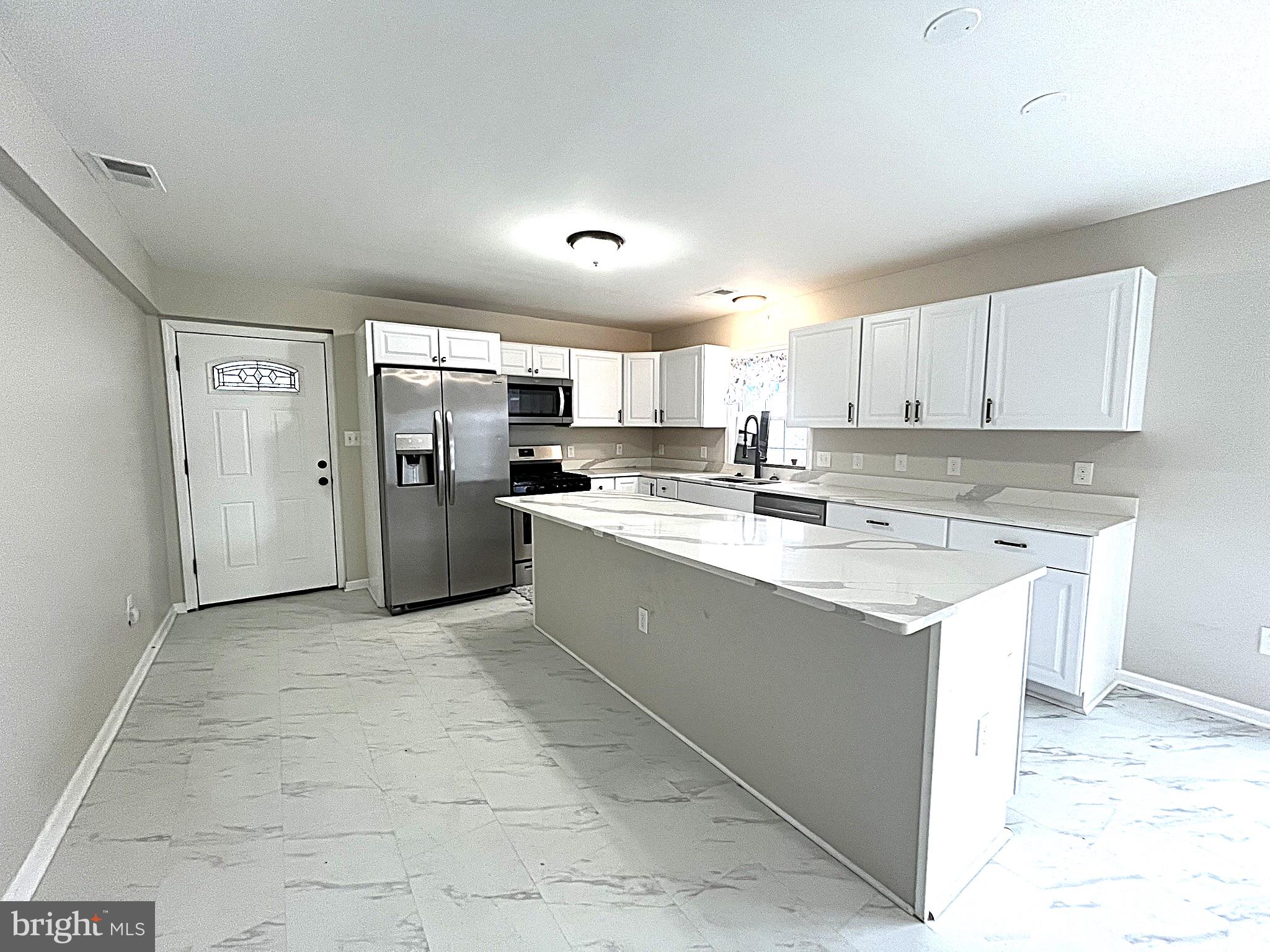 RIVERDALE - Residential