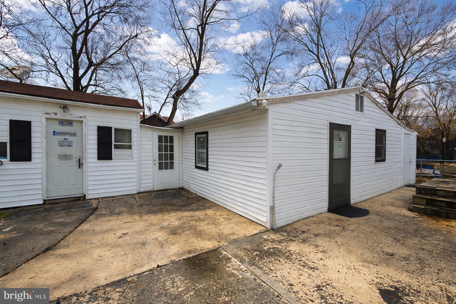 RIVERDALE - Residential