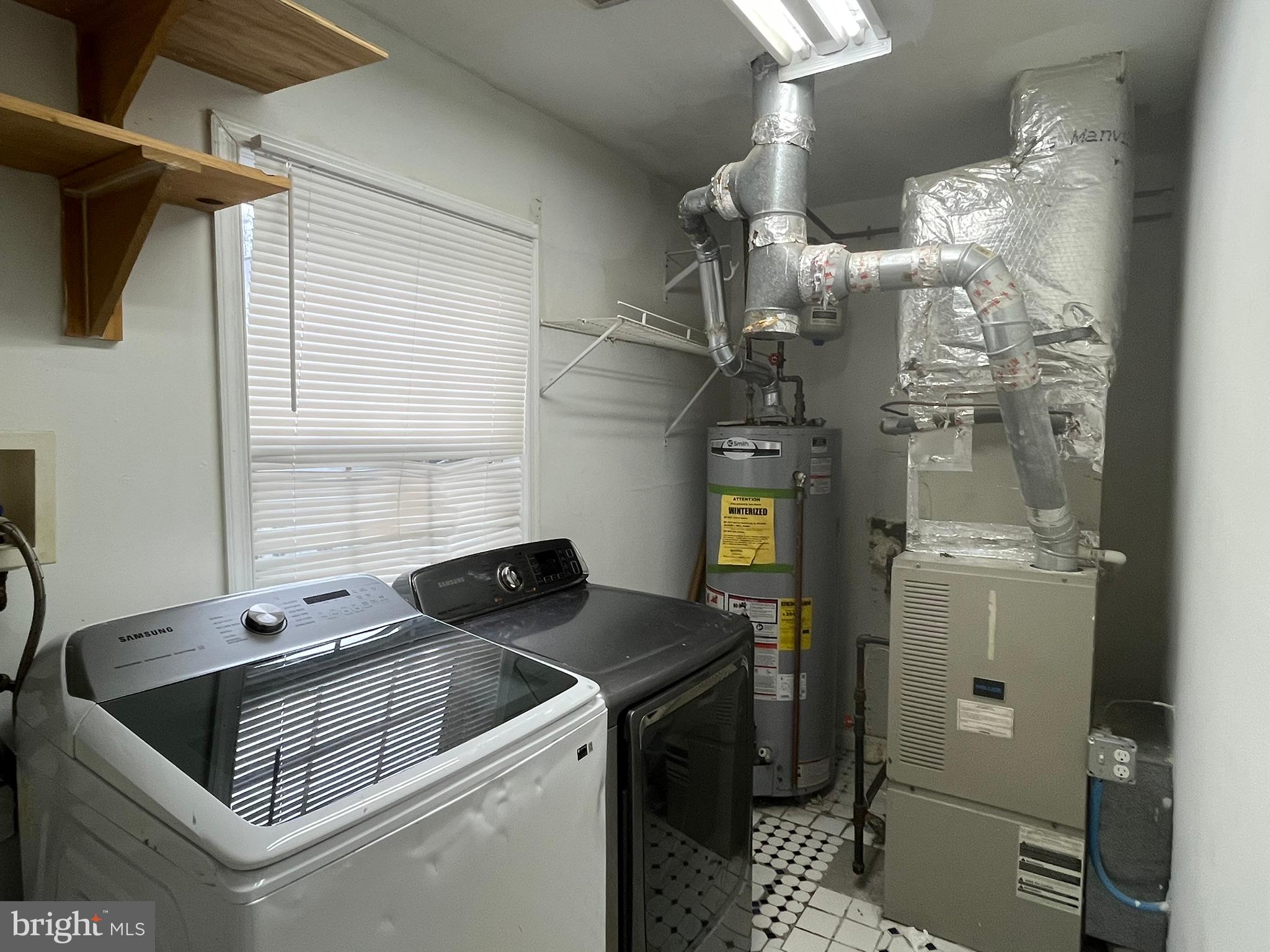 RIVERDALE - Residential