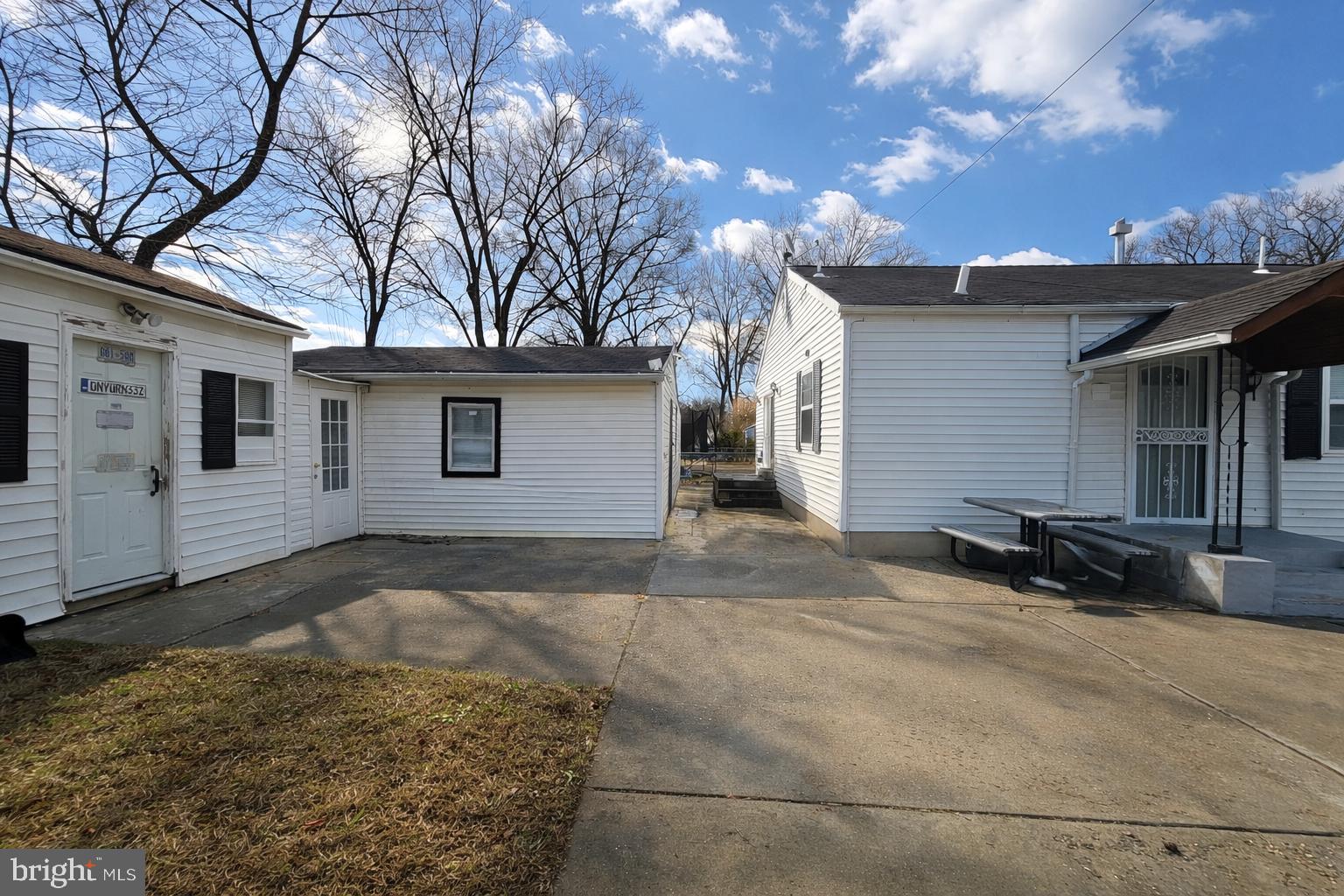 RIVERDALE - Residential