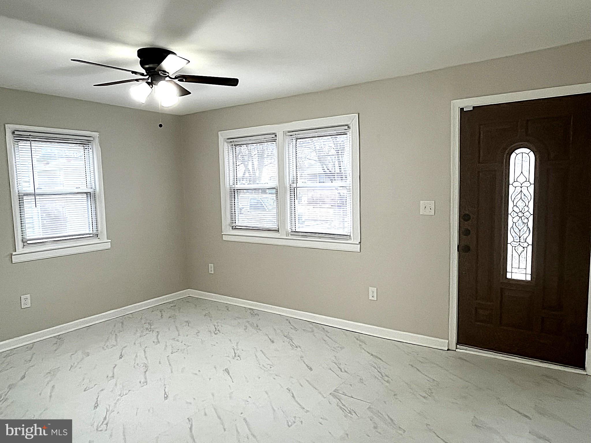 RIVERDALE - Residential