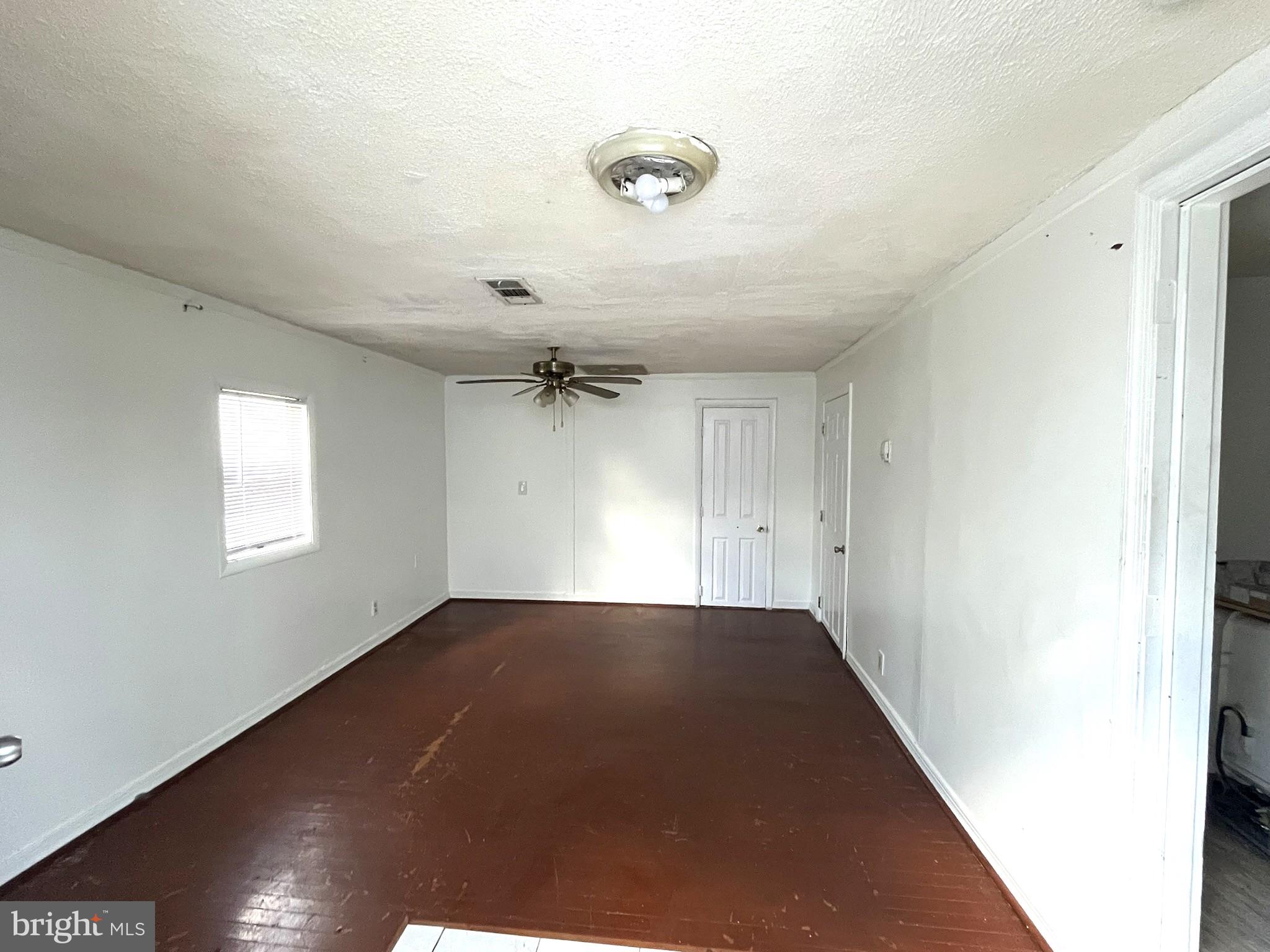 RIVERDALE - Residential