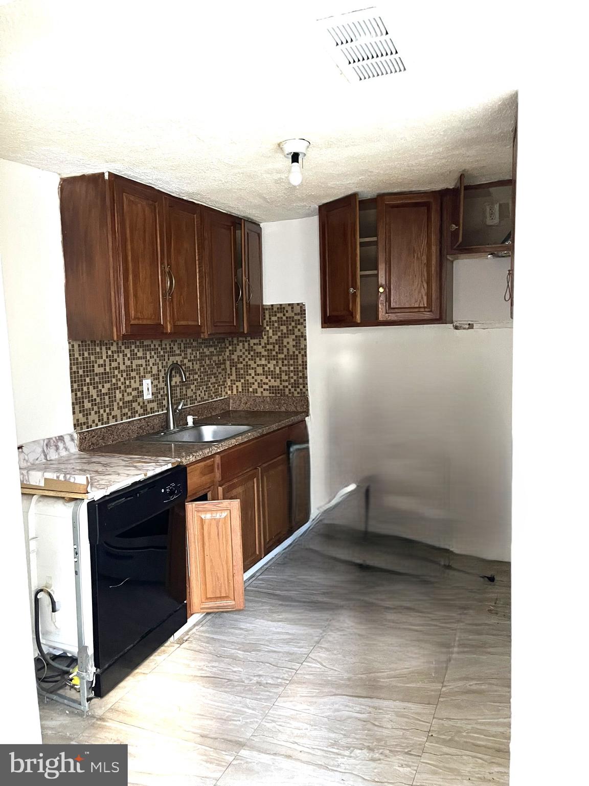 RIVERDALE - Residential