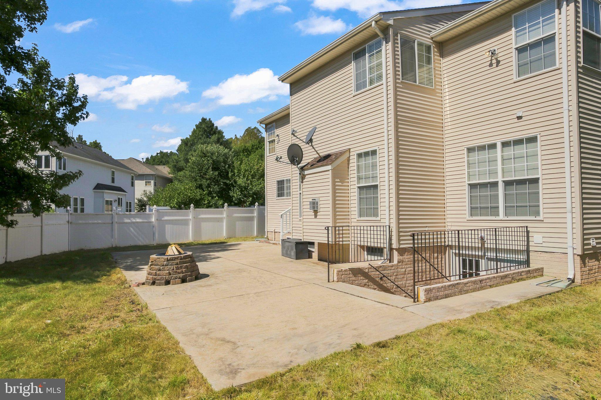 8597 DUTCHMAN COURT