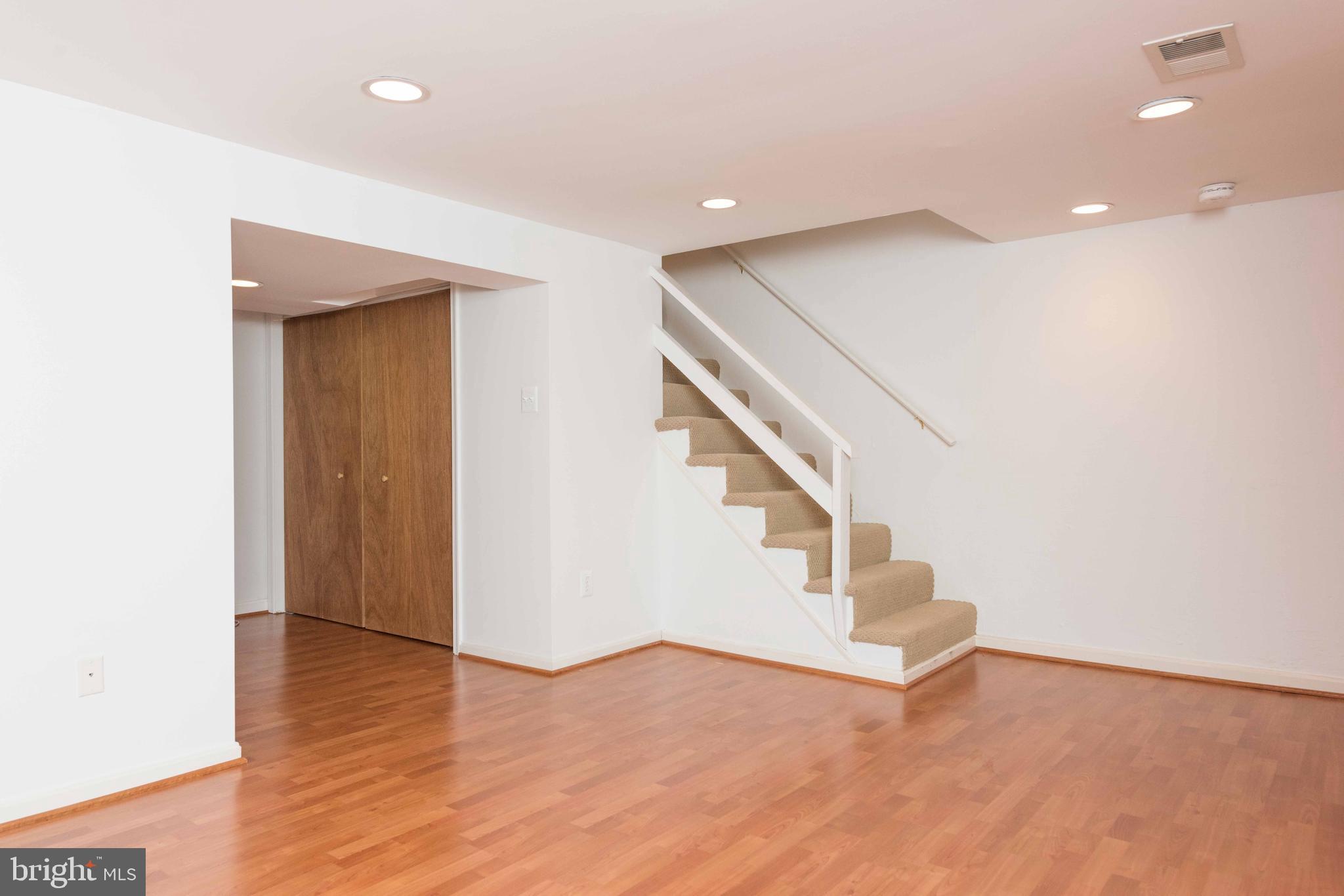 LEEWAY HEIGHTS - Residential Lease