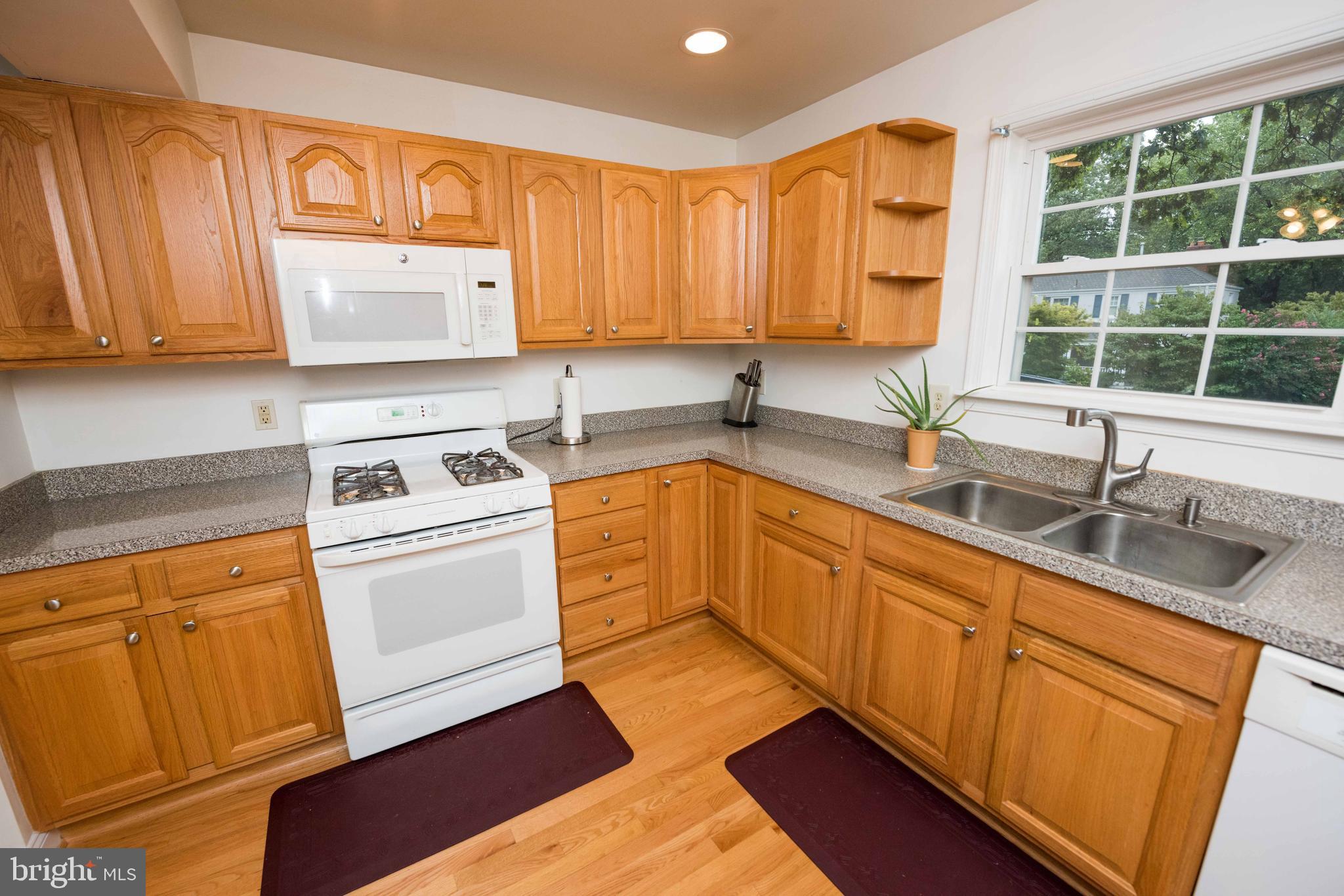 LEEWAY HEIGHTS - Residential Lease