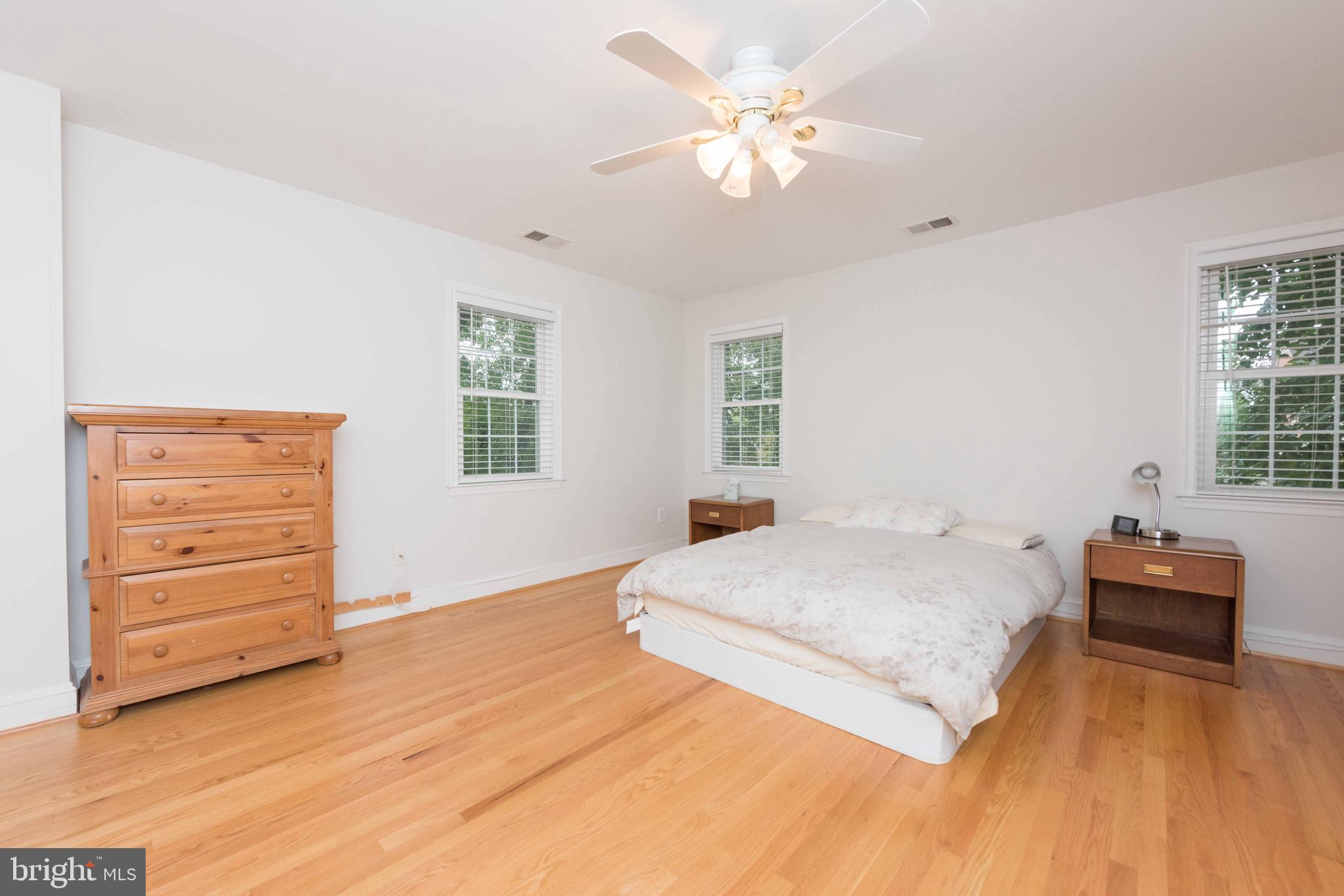 LEEWAY HEIGHTS - Residential Lease