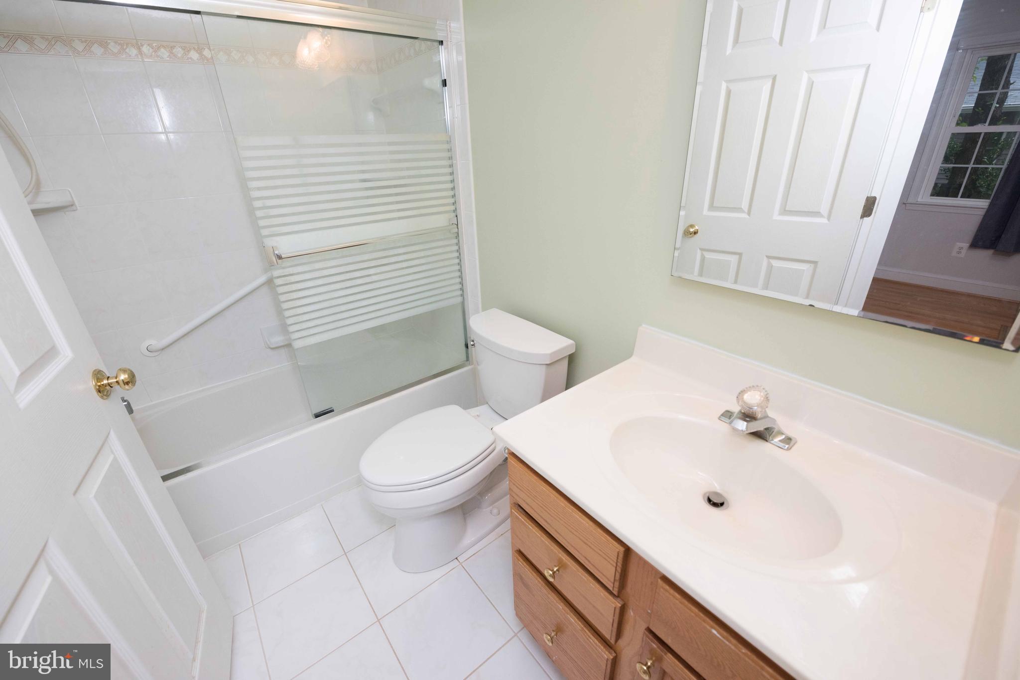 LEEWAY HEIGHTS - Residential Lease