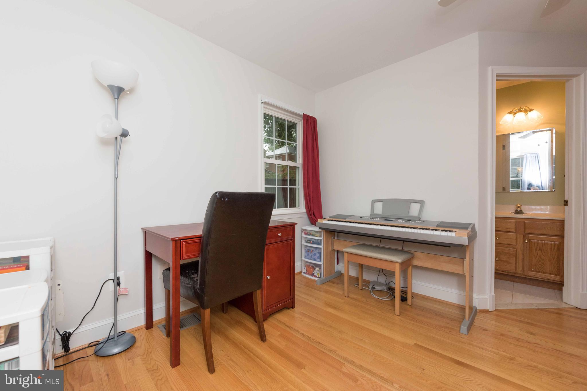 LEEWAY HEIGHTS - Residential Lease