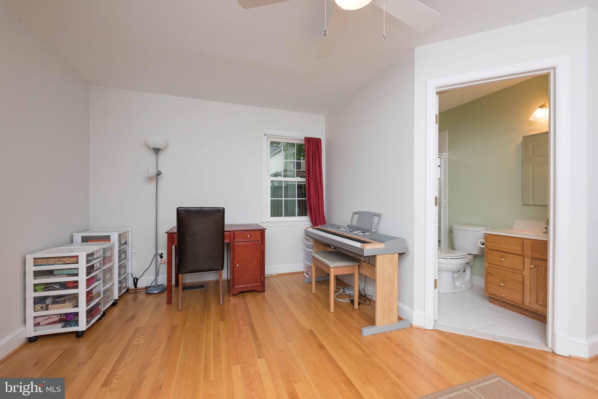 LEEWAY HEIGHTS - Residential Lease