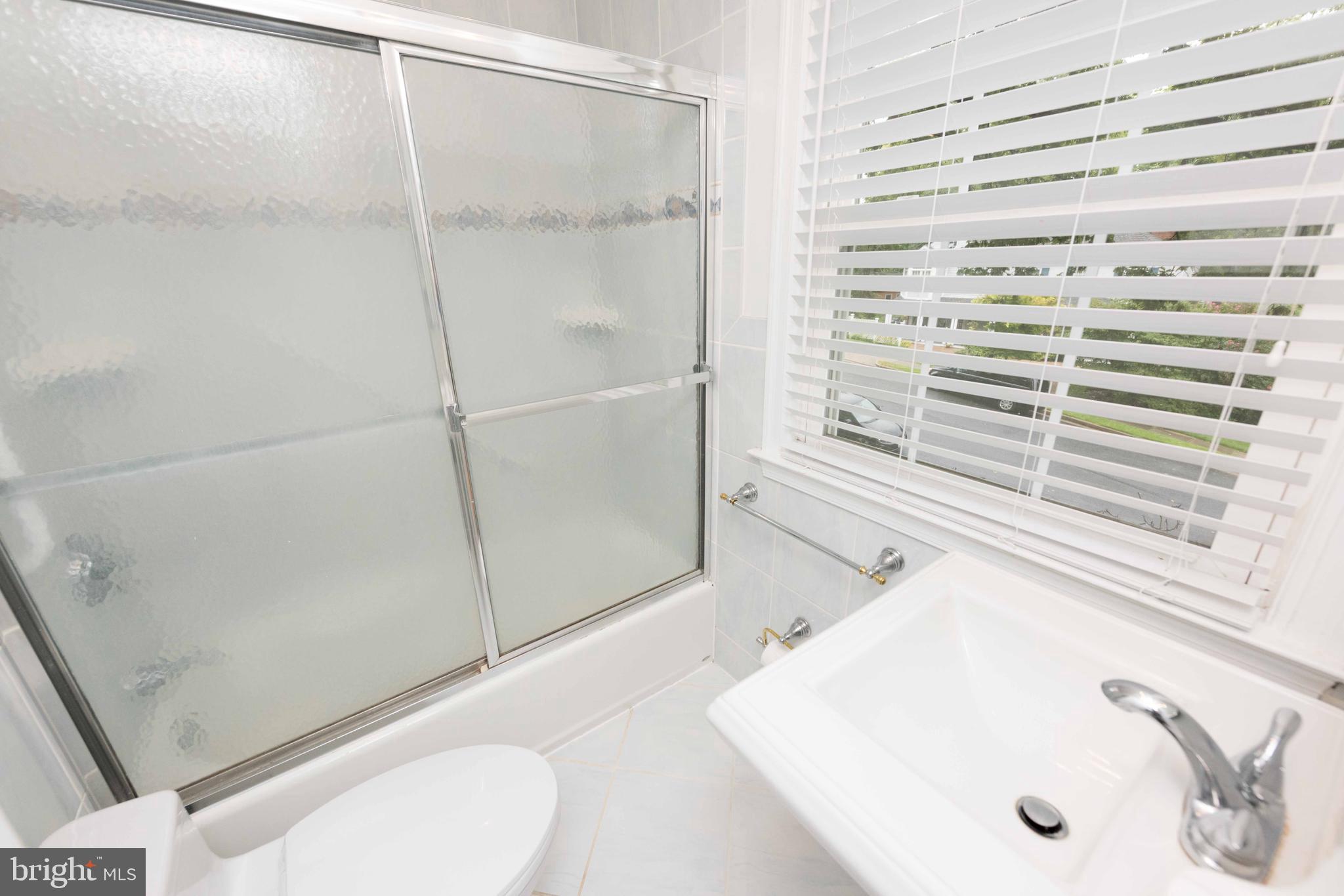 LEEWAY HEIGHTS - Residential Lease