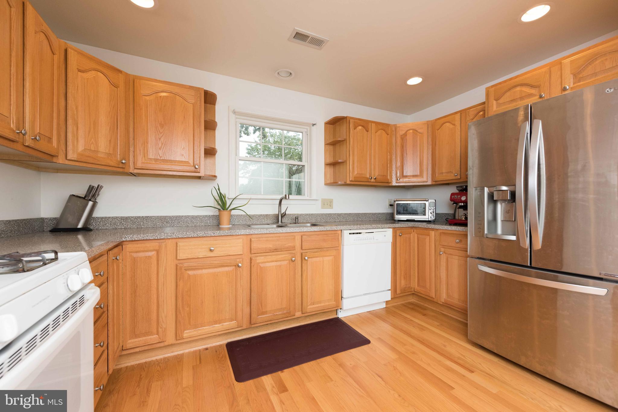 LEEWAY HEIGHTS - Residential Lease