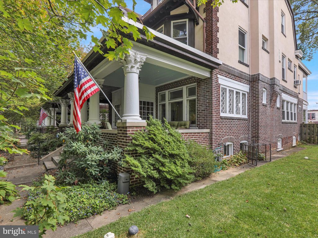 Photo of 922 Buchanan Avenue, LANCASTER, PA 17603 (MLS # PALA2076056)