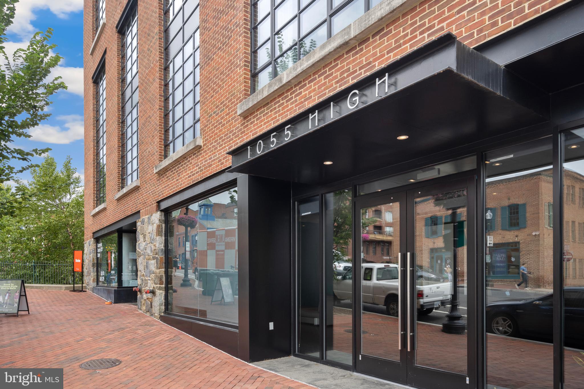 1055 WISCONSIN AVENUE NW 4E
