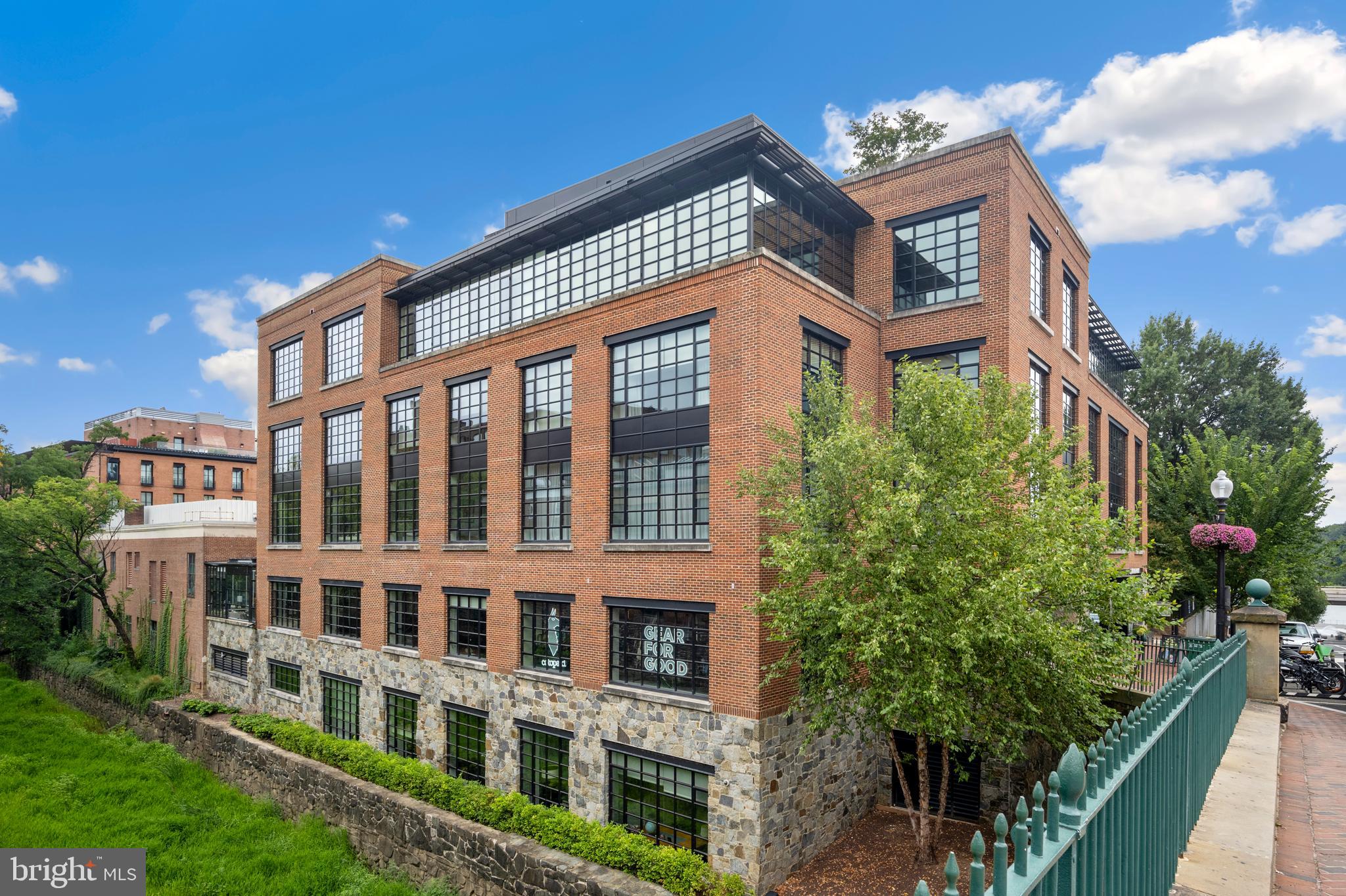 1055 WISCONSIN AVENUE NW 4E
