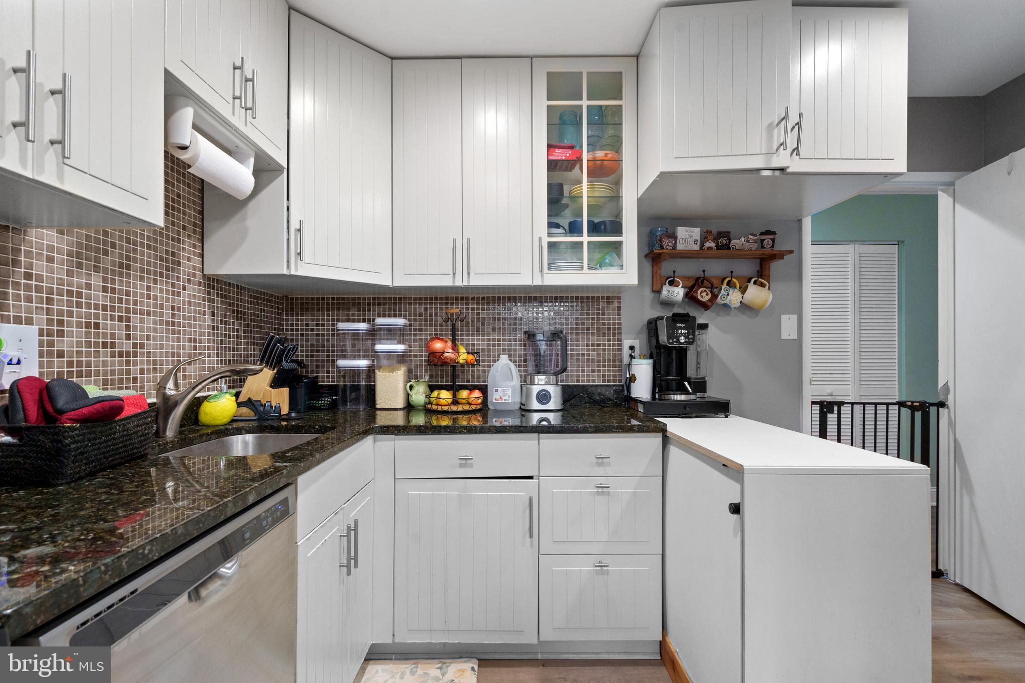 HAWTHORNE VILLAGE - Residential