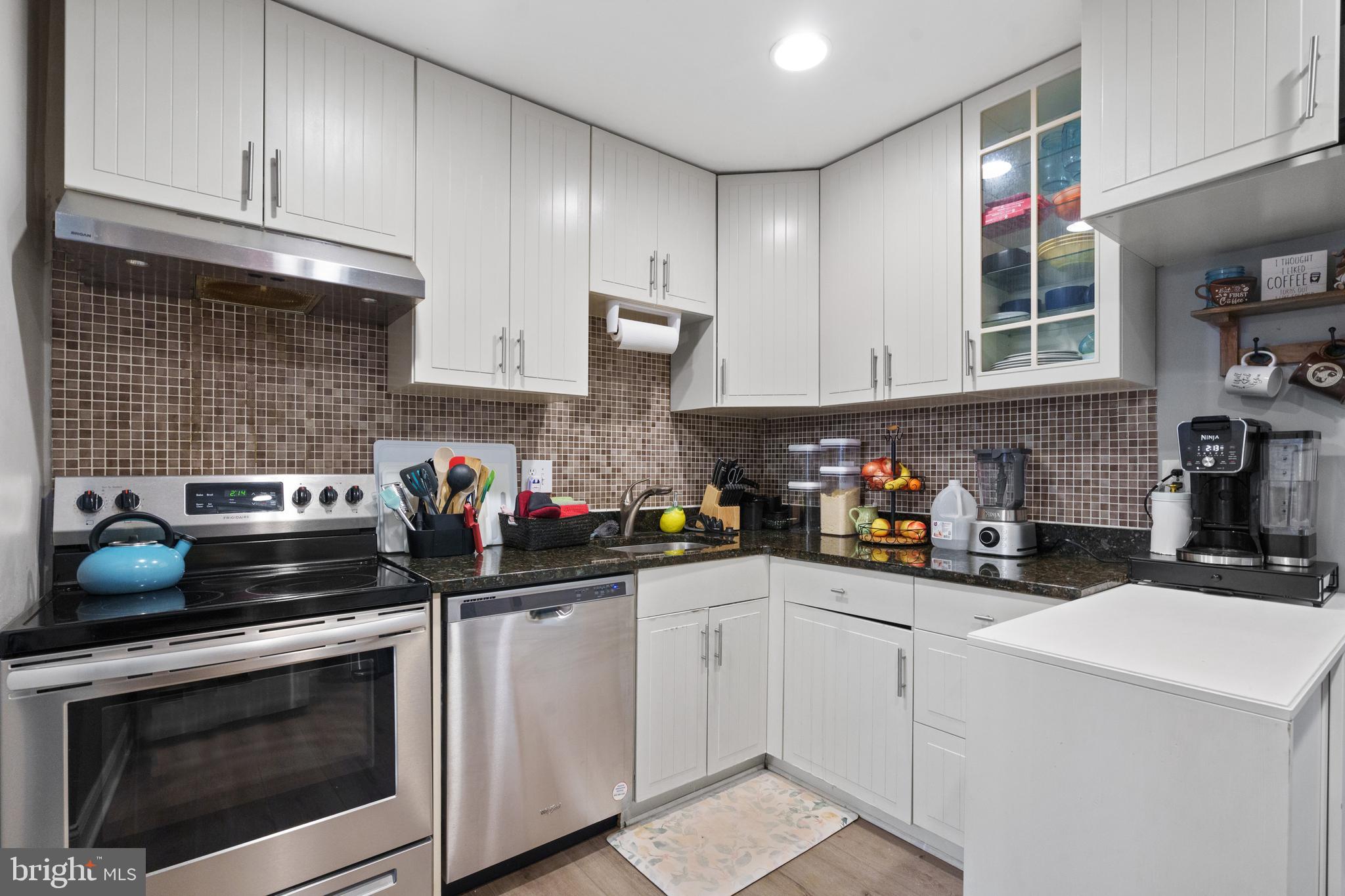 HAWTHORNE VILLAGE - Residential