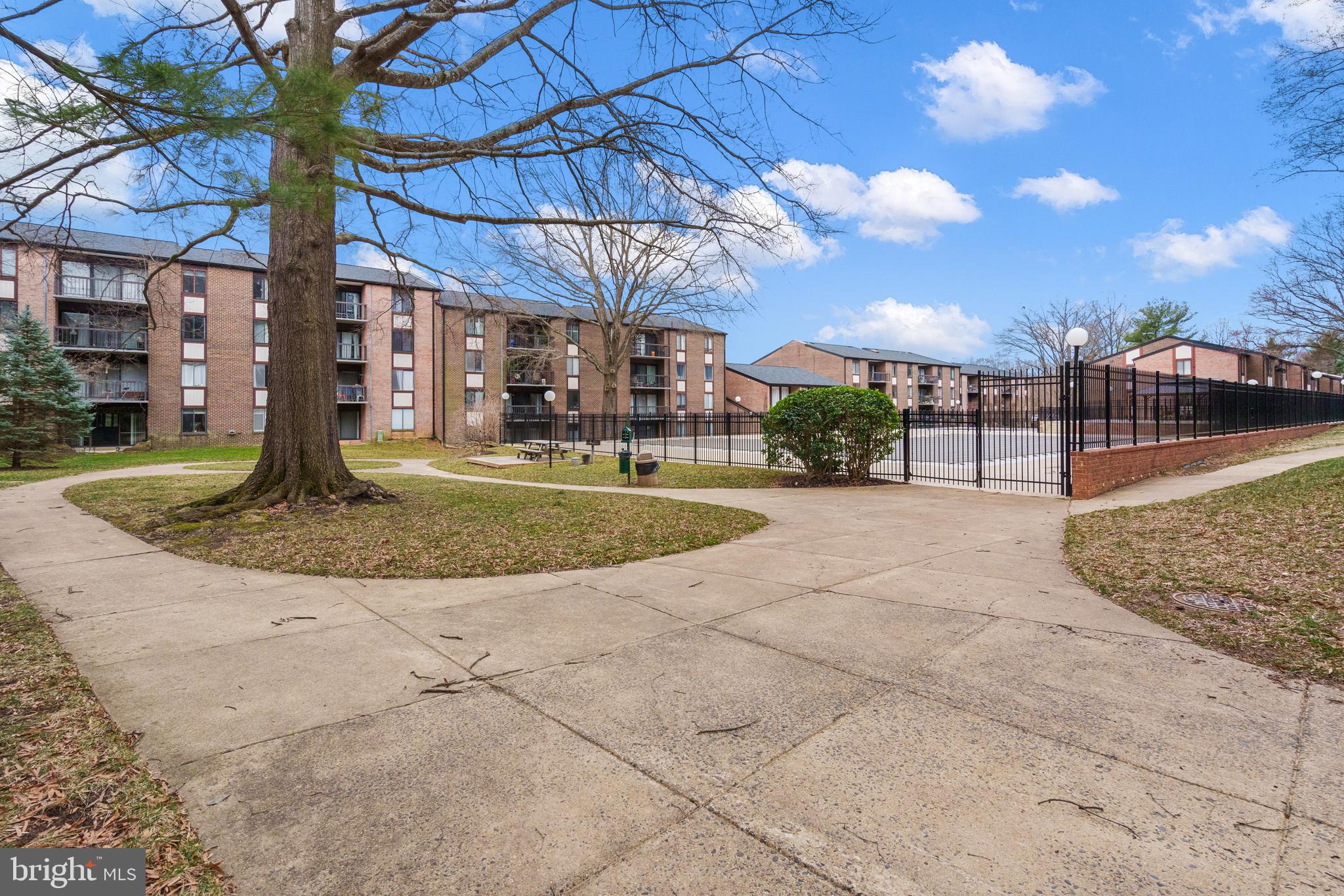 HAWTHORNE VILLAGE - Residential