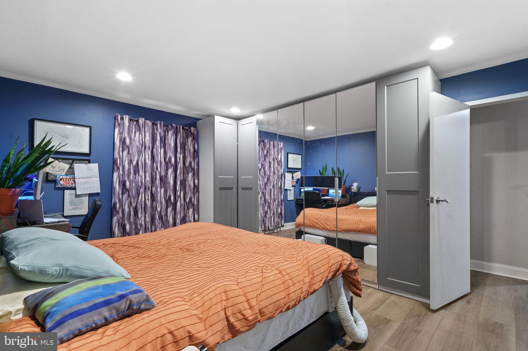 HAWTHORNE VILLAGE - Residential