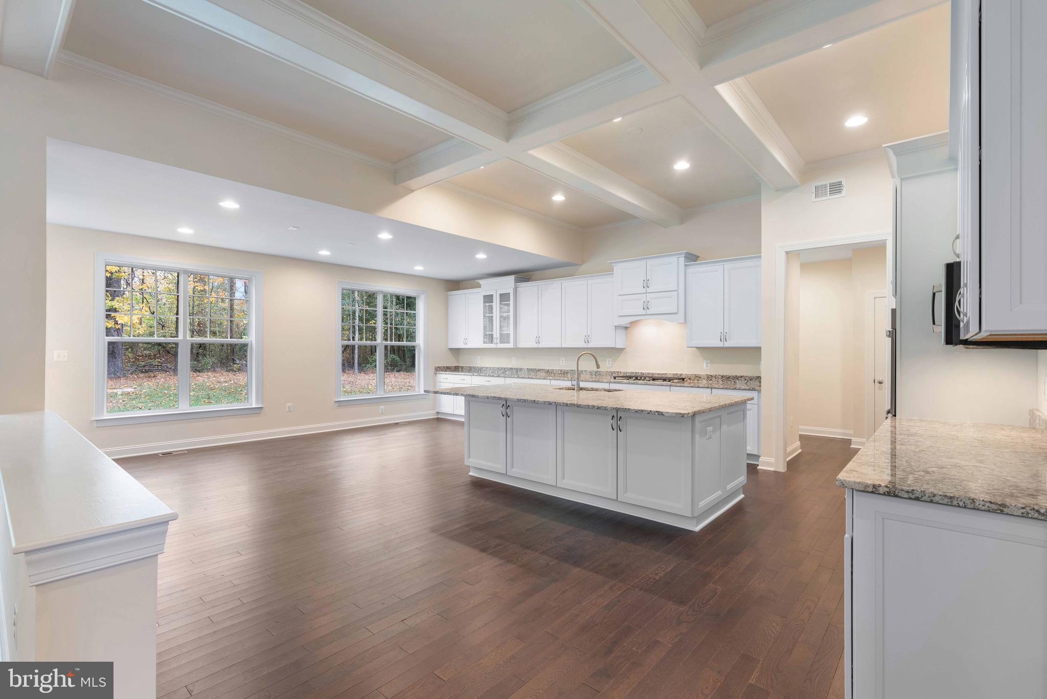 LEEHIGH VILLAGE - Residential