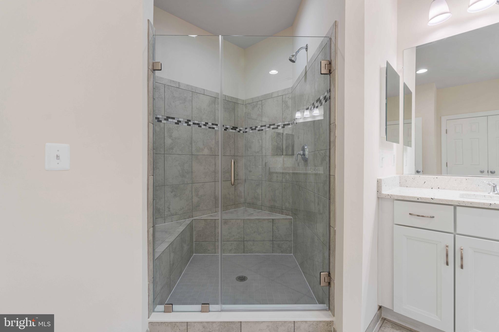 LEEHIGH VILLAGE - Residential