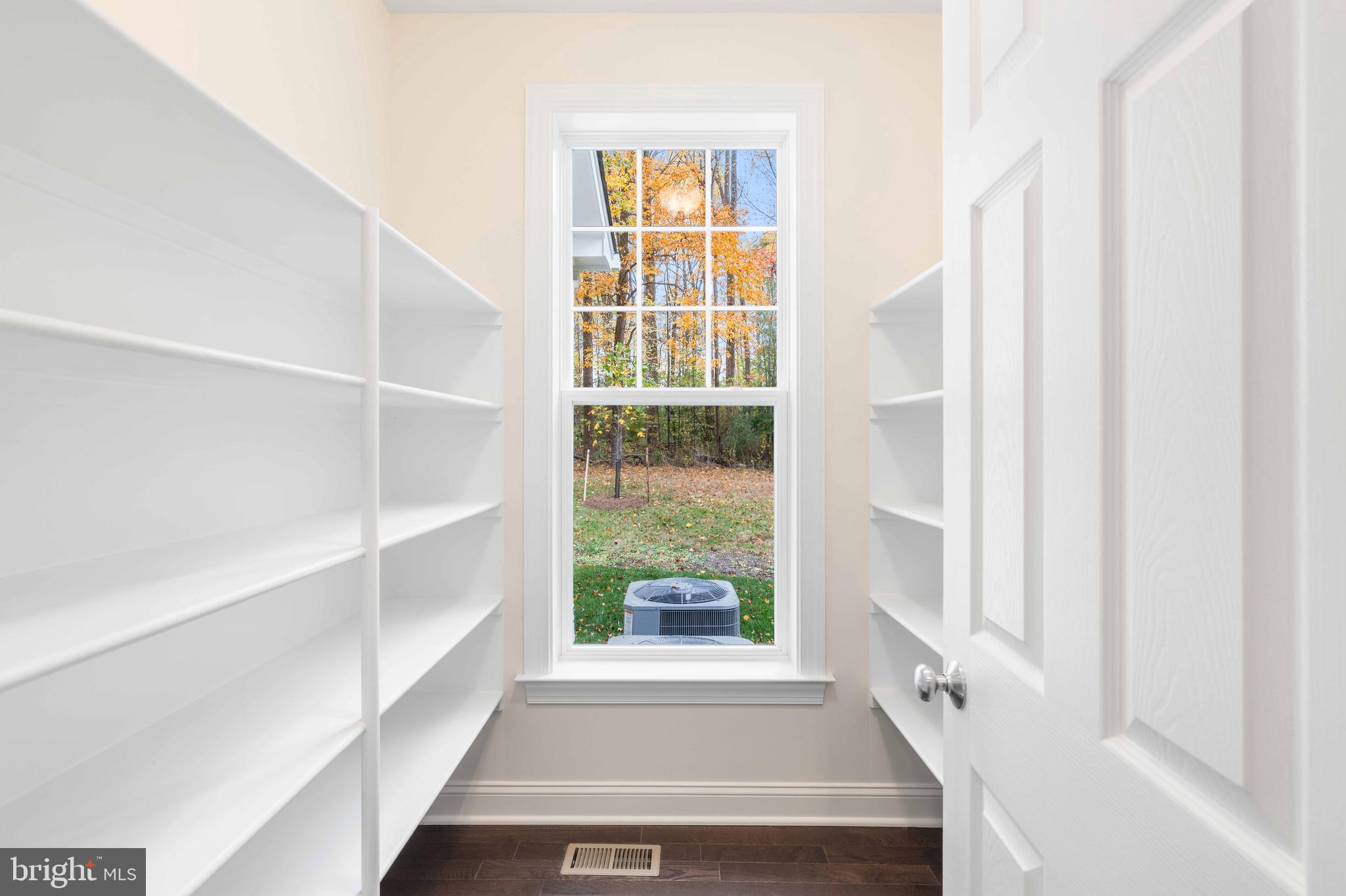 LEEHIGH VILLAGE - Residential