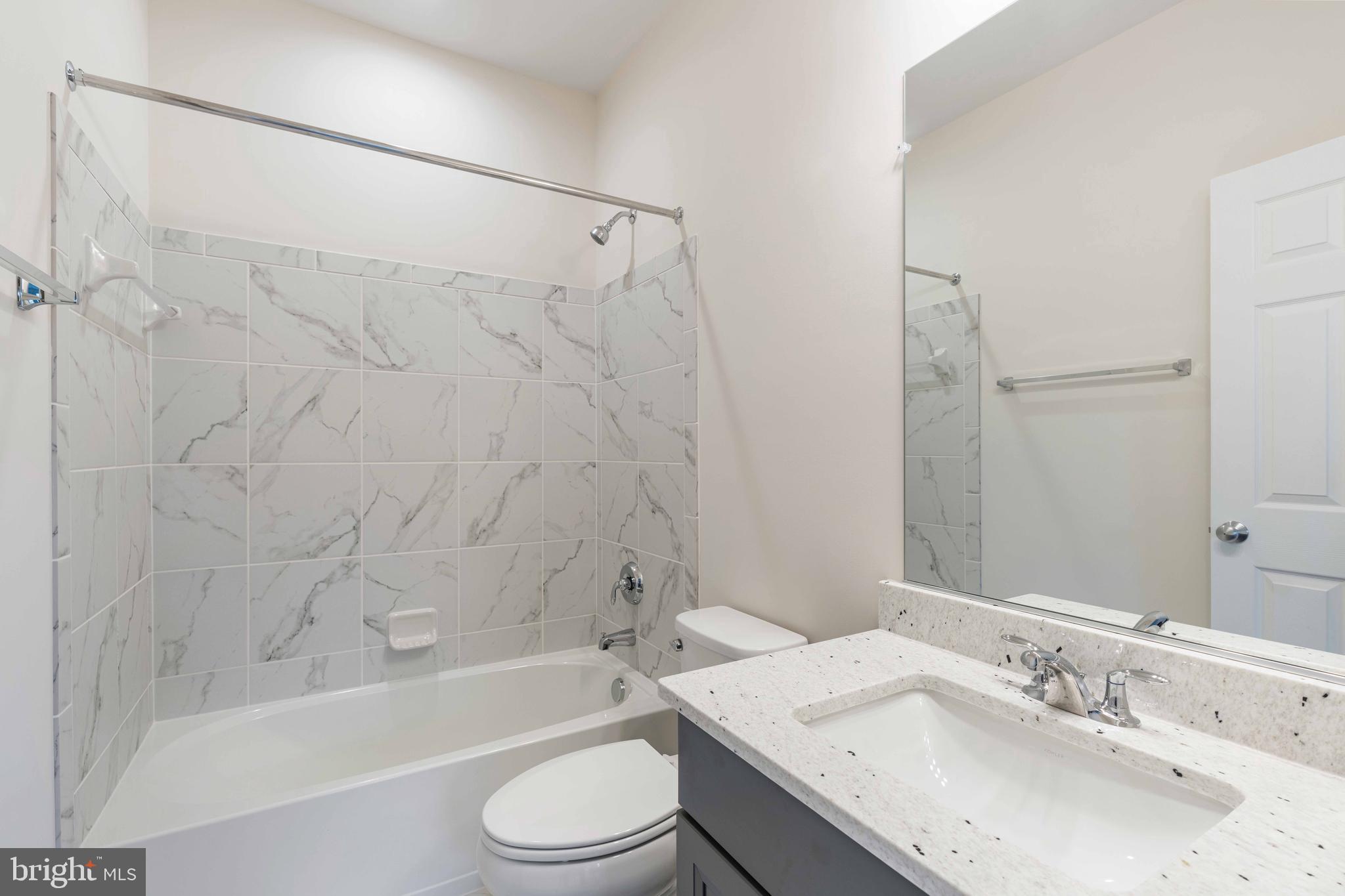 LEEHIGH VILLAGE - Residential