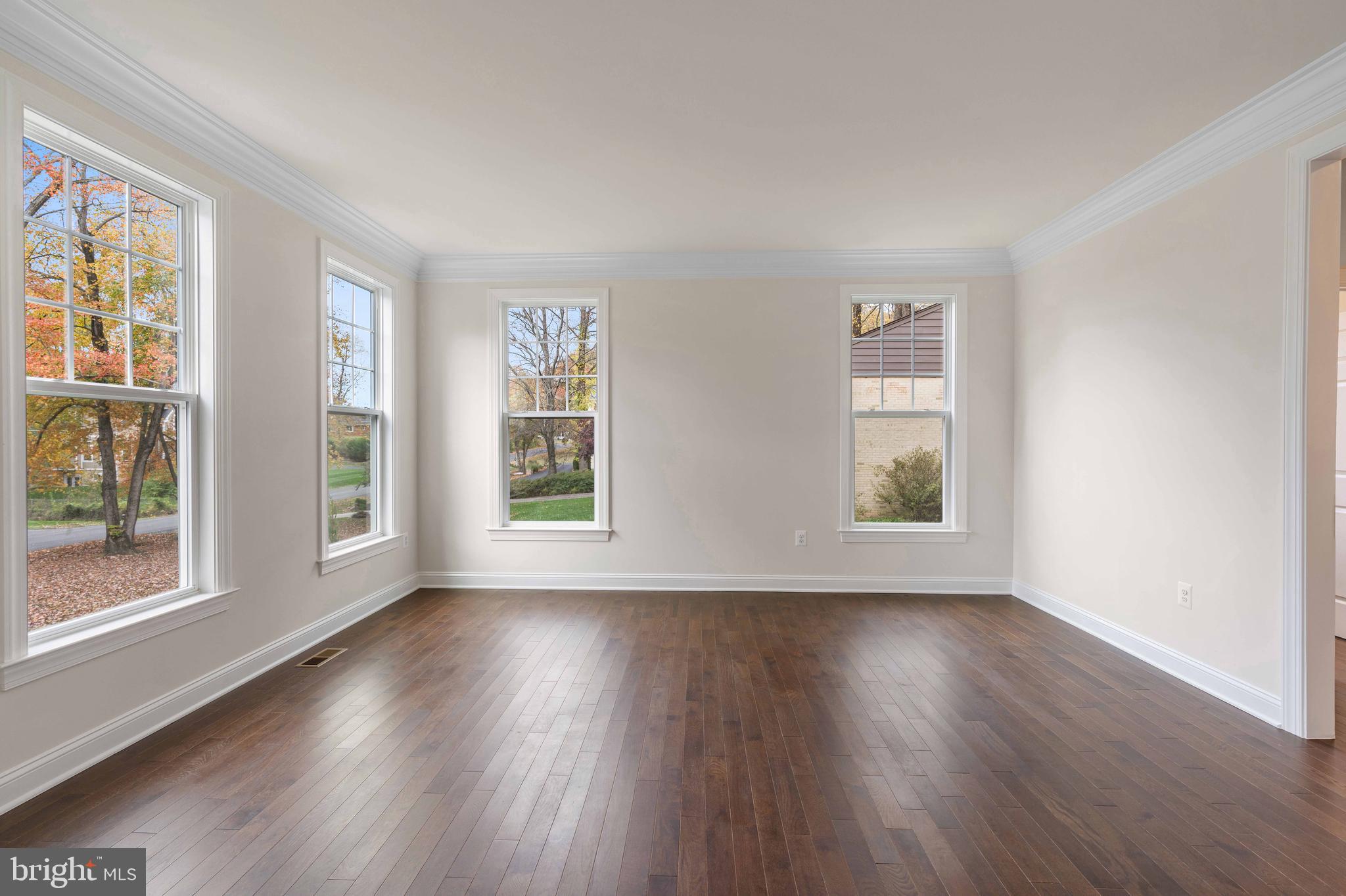 LEEHIGH VILLAGE - Residential