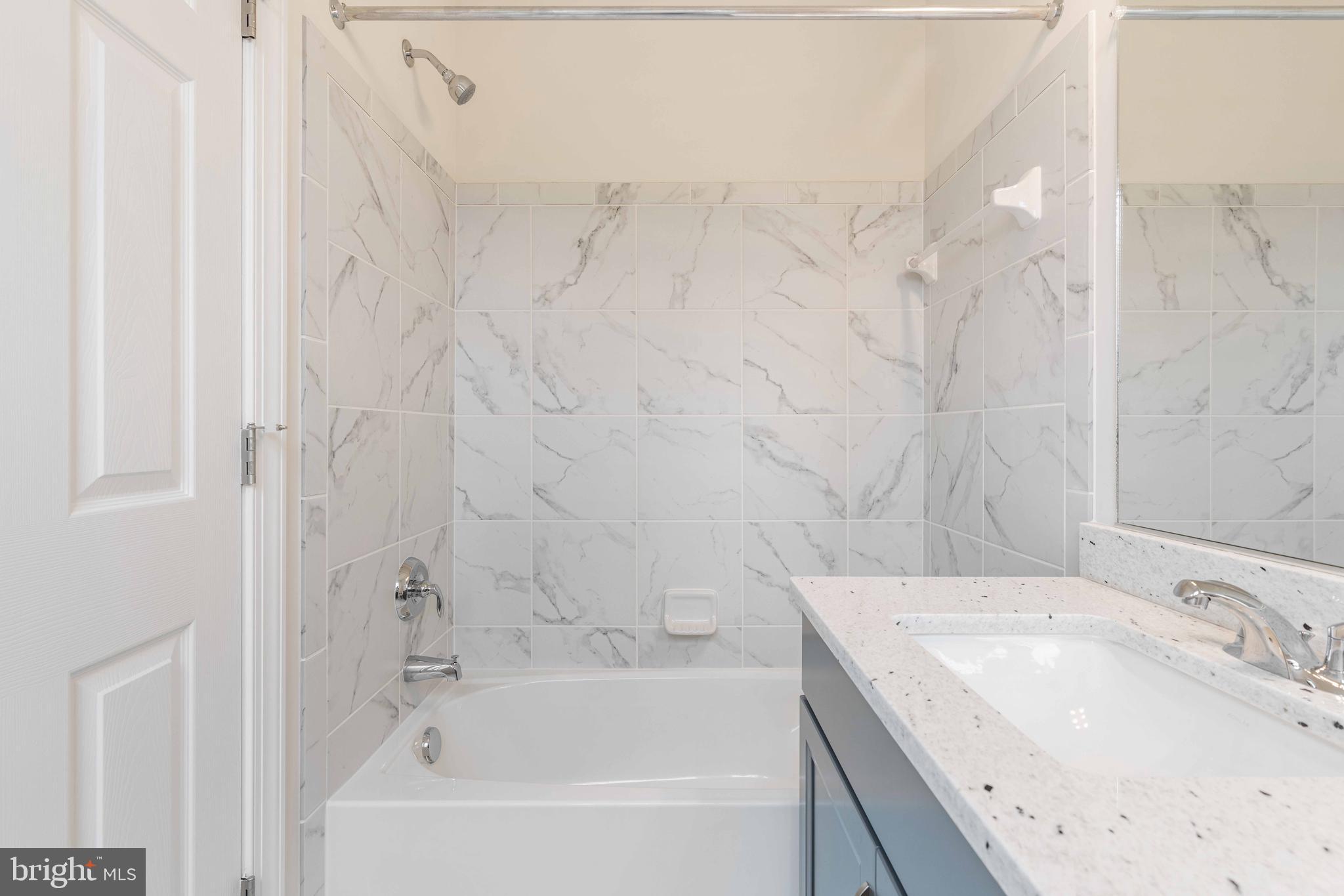 LEEHIGH VILLAGE - Residential