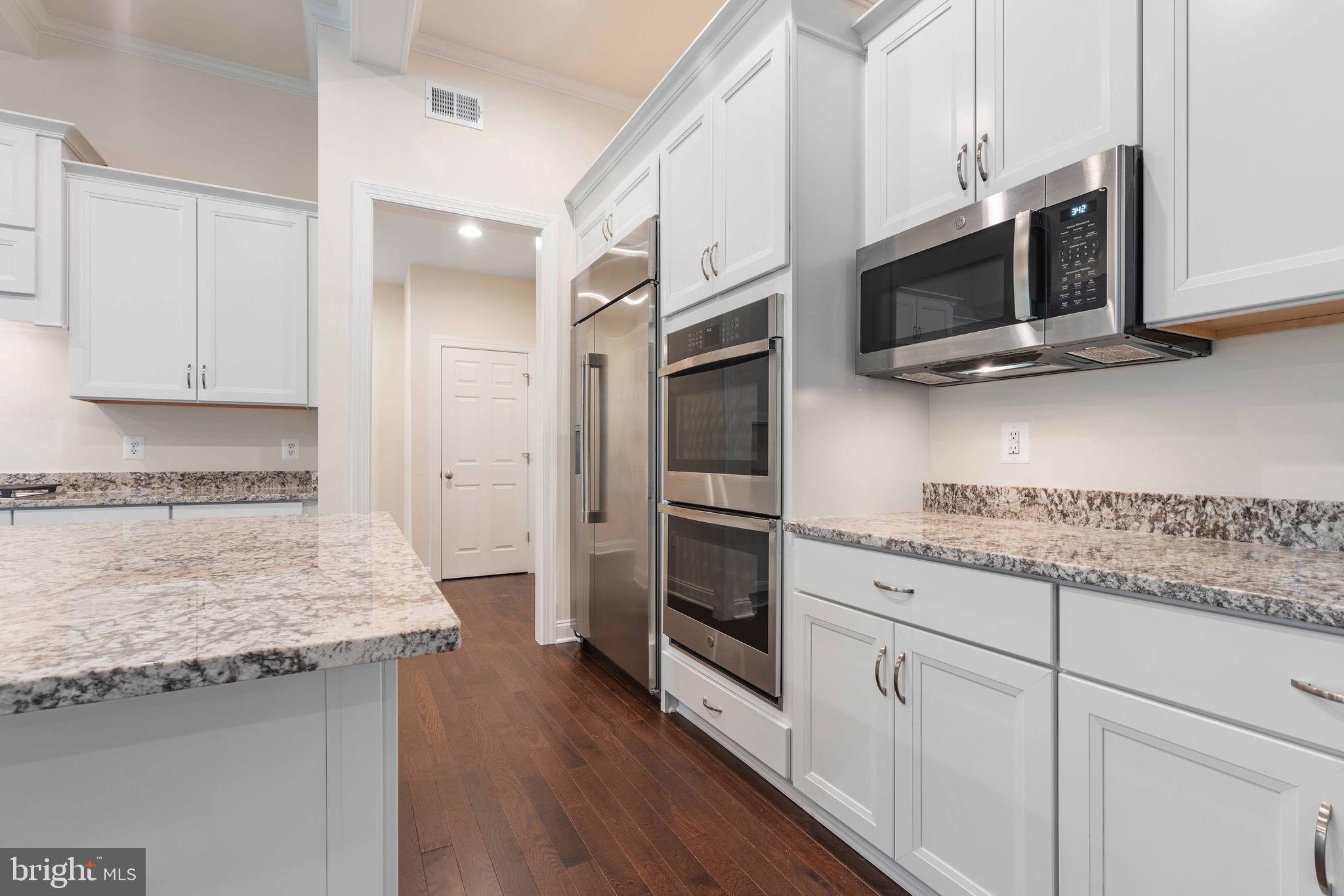 LEEHIGH VILLAGE - Residential