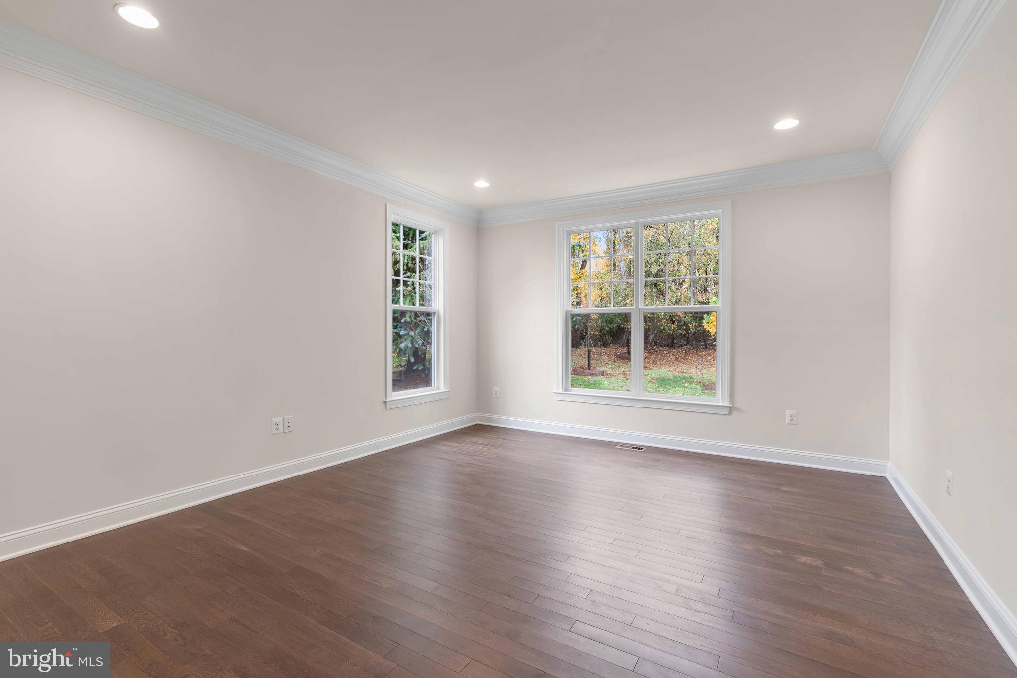 LEEHIGH VILLAGE - Residential