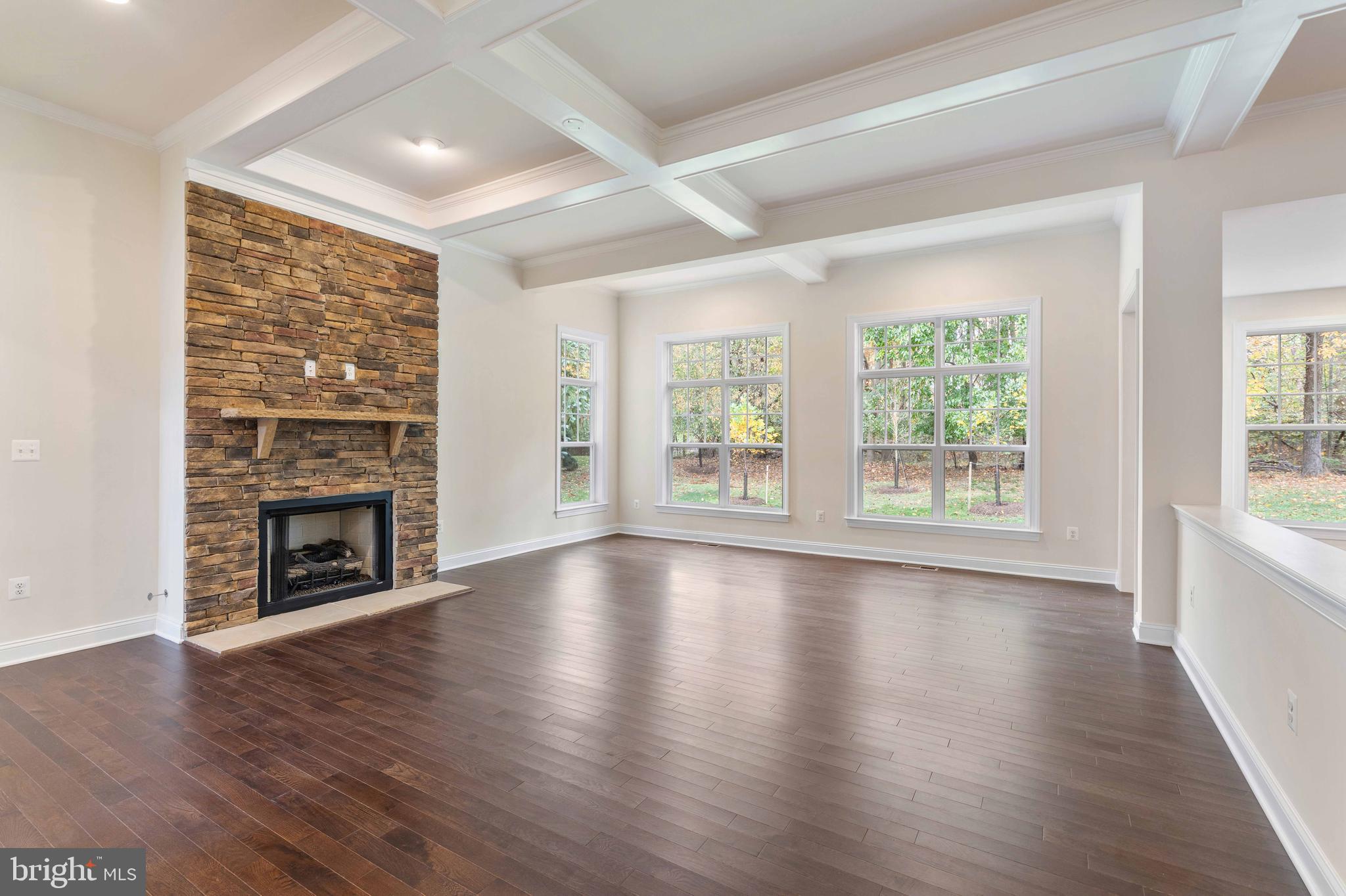 LEEHIGH VILLAGE - Residential