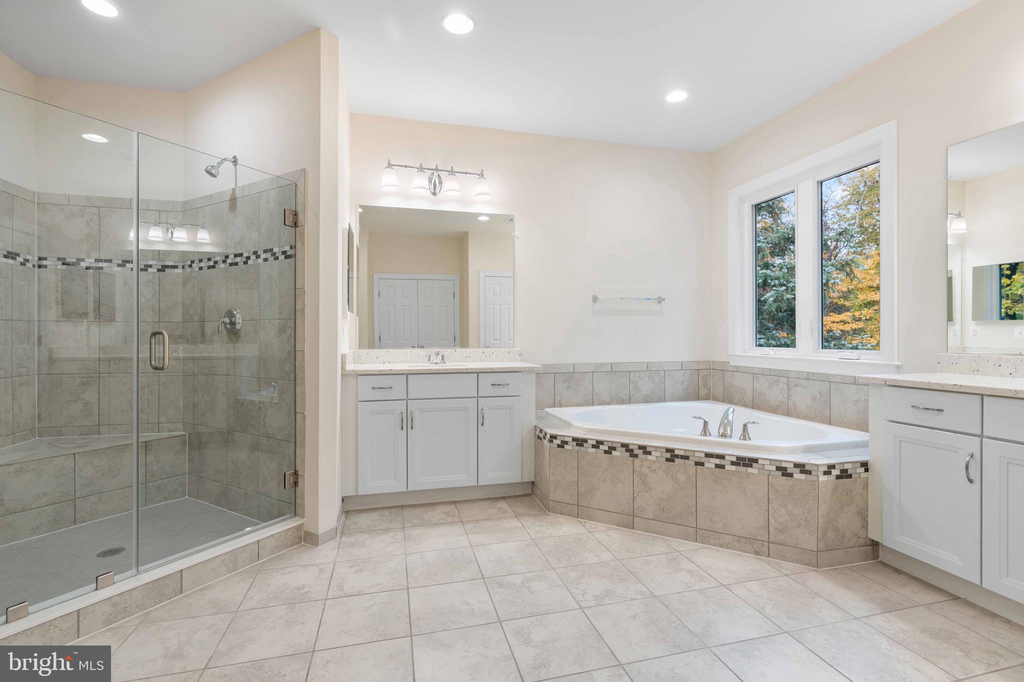 LEEHIGH VILLAGE - Residential