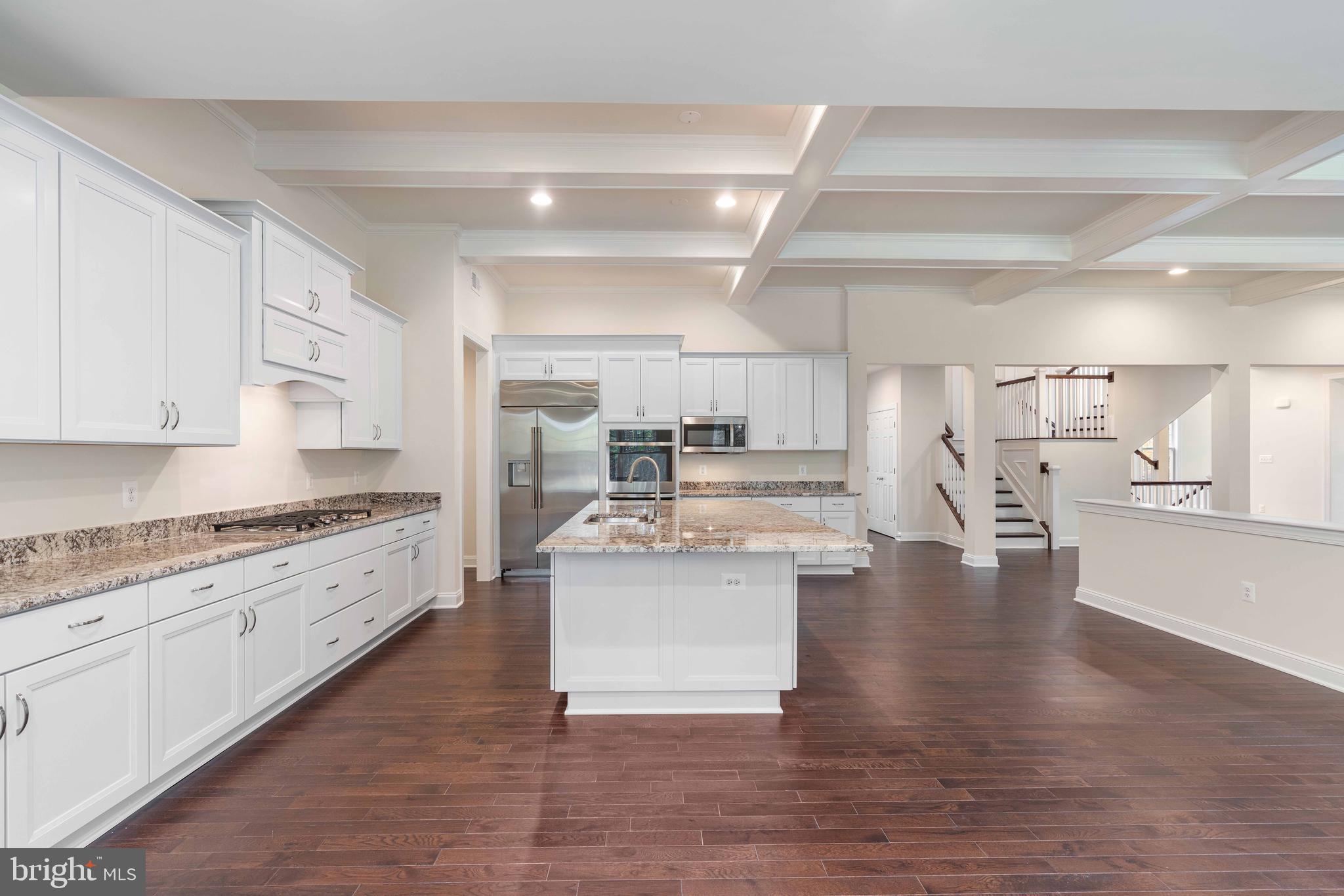 LEEHIGH VILLAGE - Residential