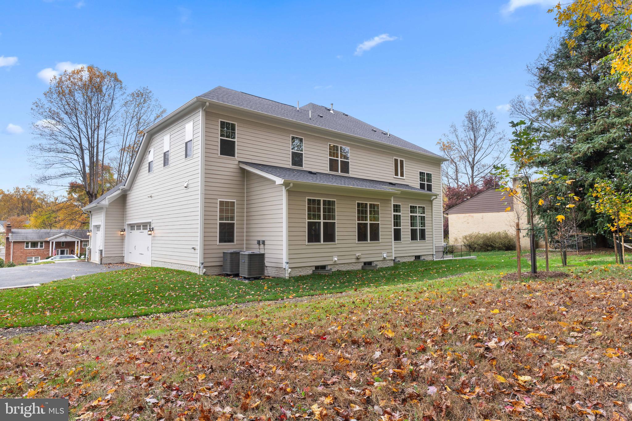 LEEHIGH VILLAGE - Residential